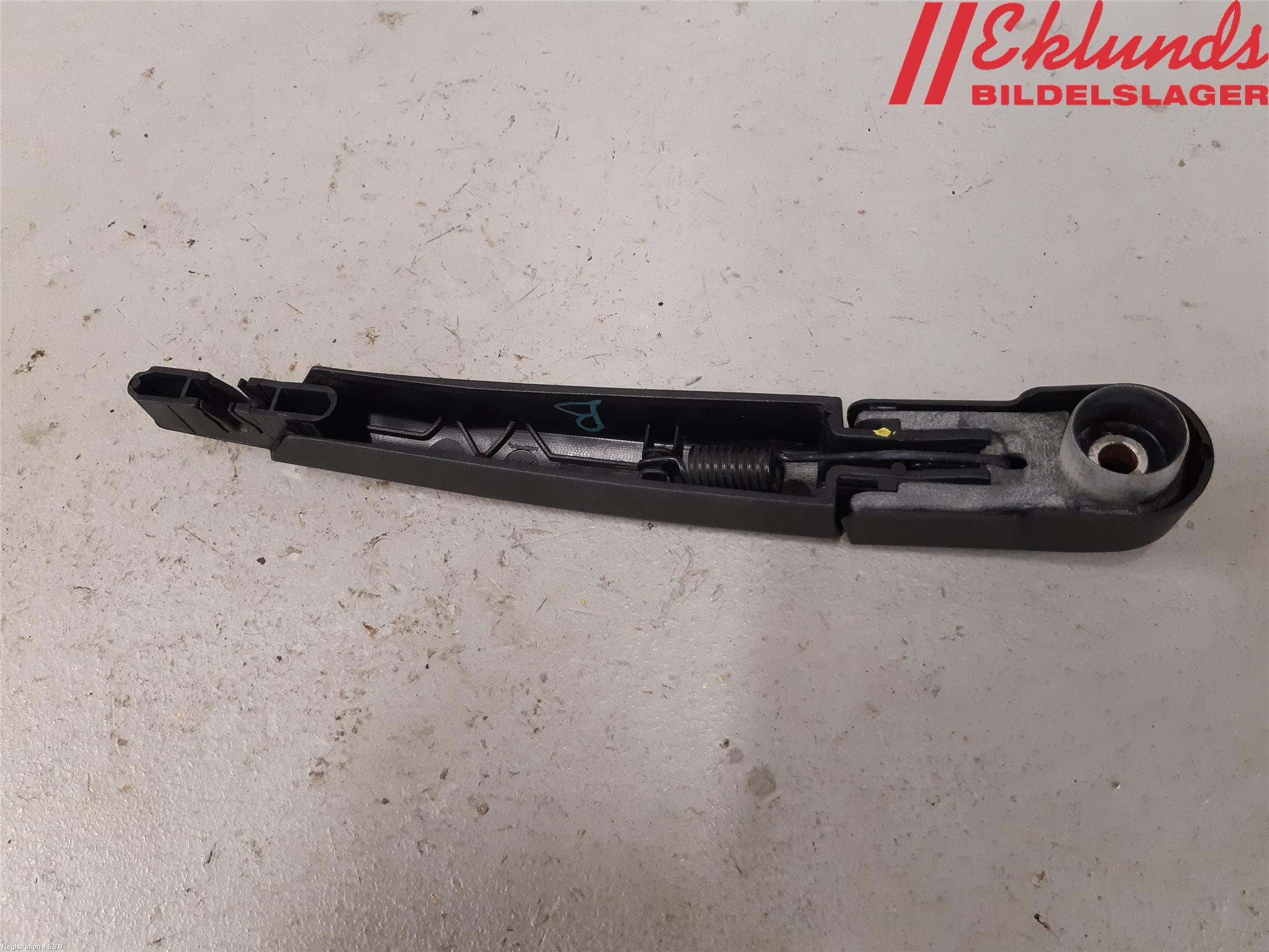 Fiat 500X 15- Torkararm-Bakruta