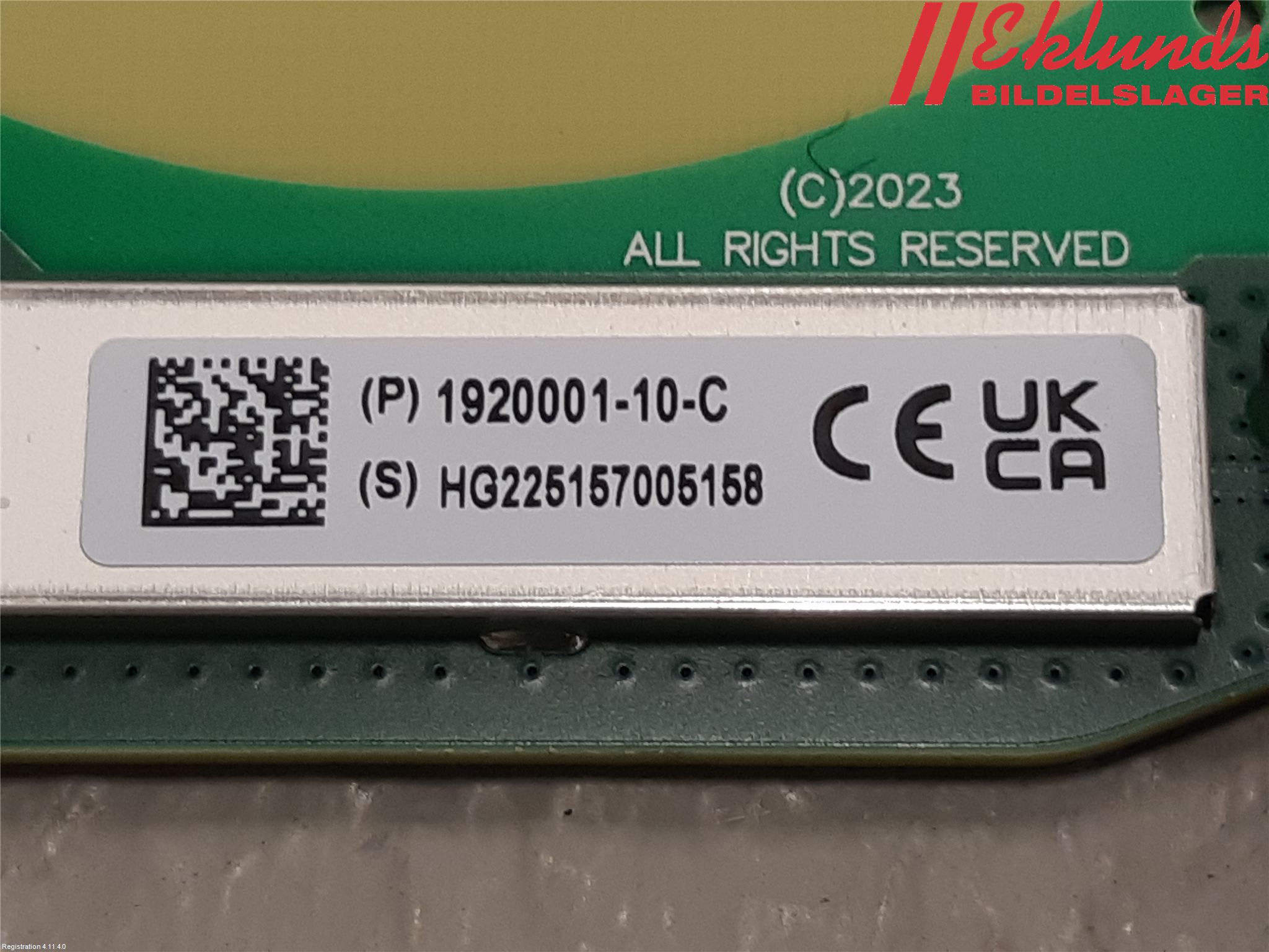 Tesla MODEL Y 21- Antenn