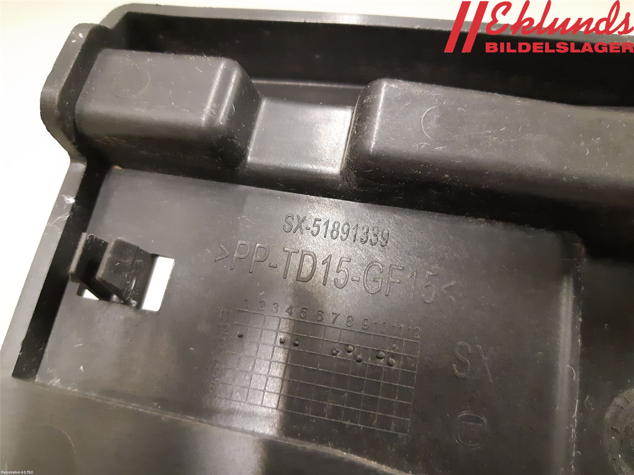 Fiat 500L 13-19 Stötfångarfäste Bak Vä