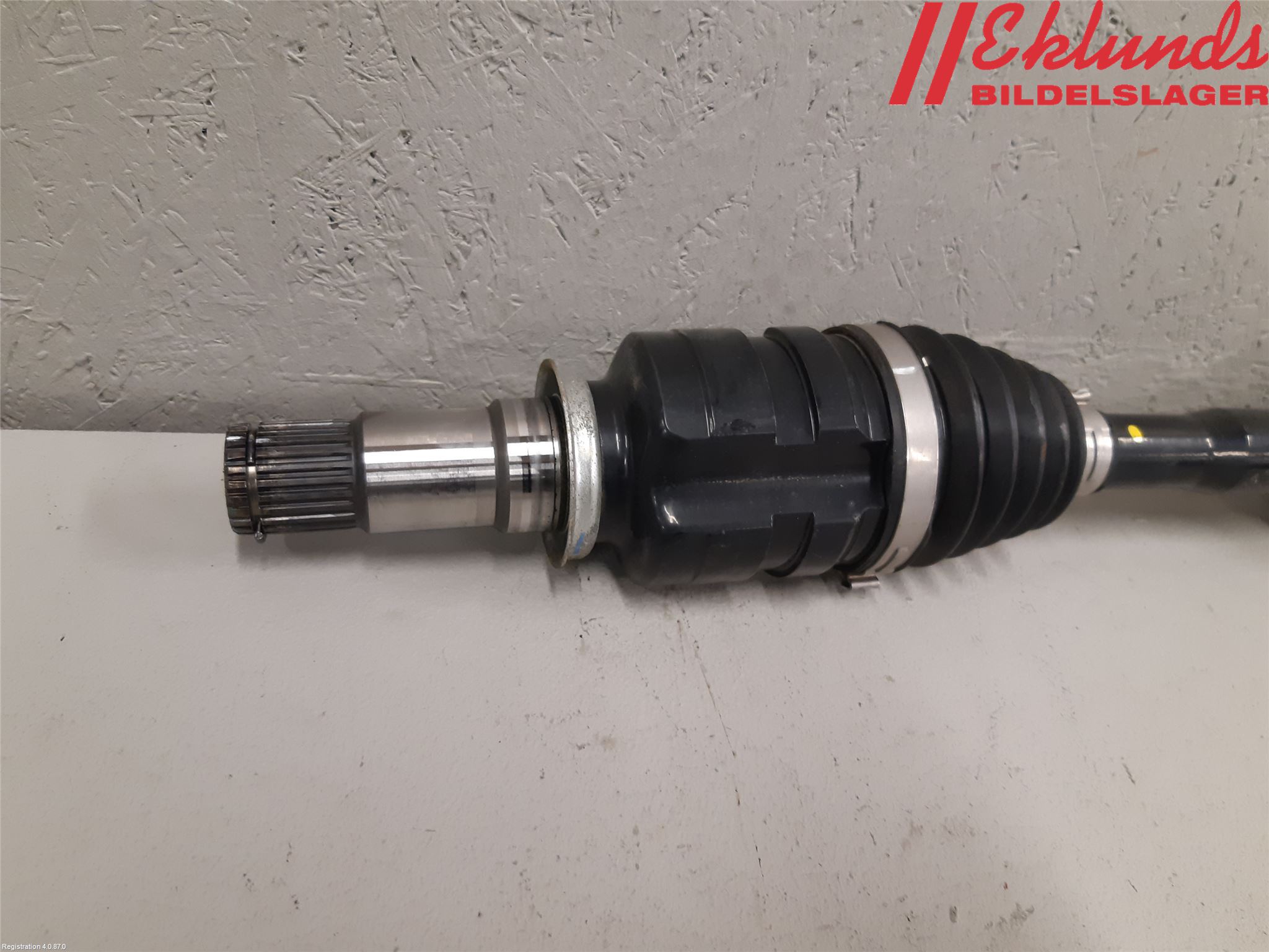 Toyota C-HR 16-23 Drivaxel Fram Höger