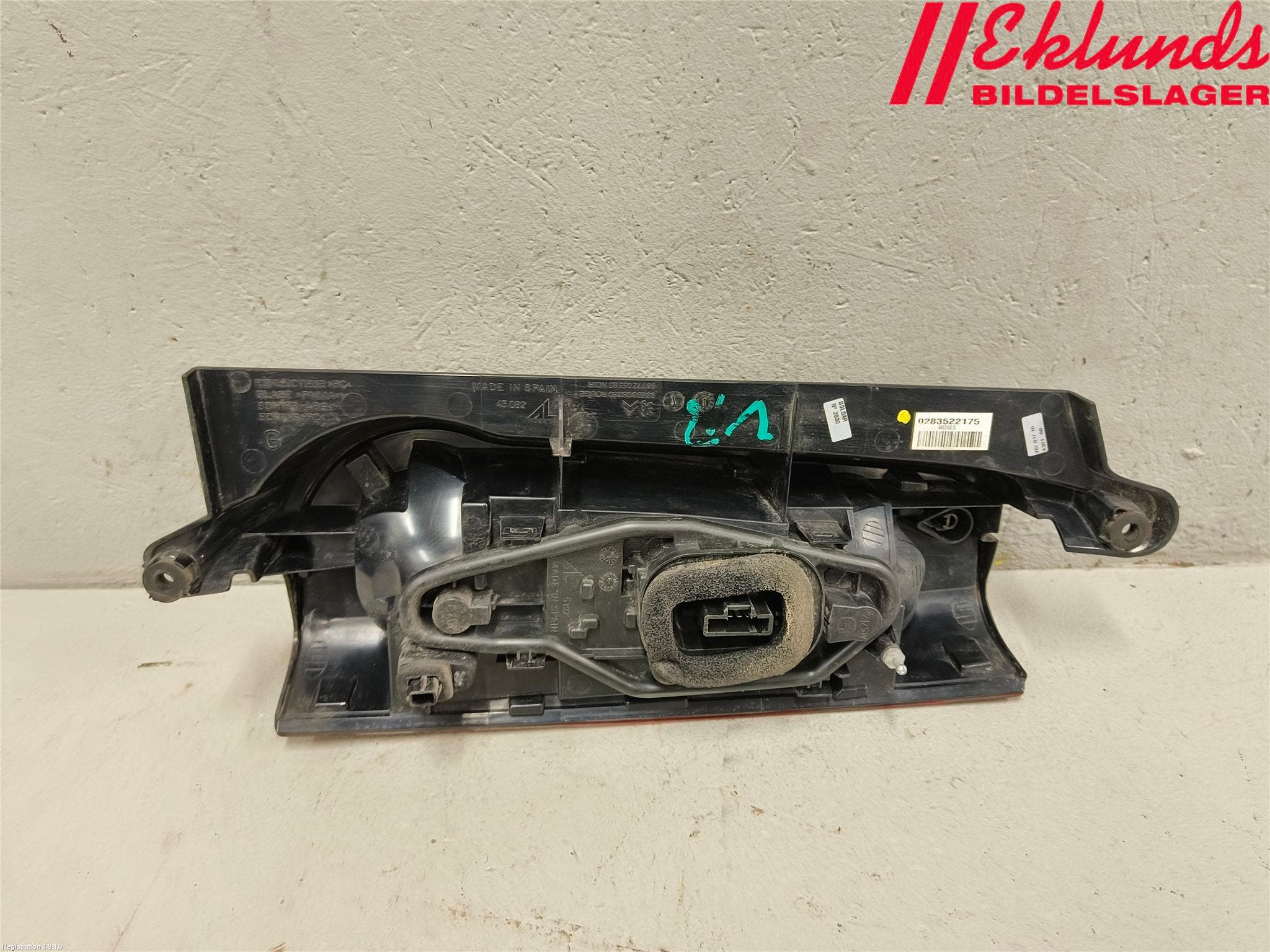 Peugeot PARTNER 16-18 Bakljus Vänster