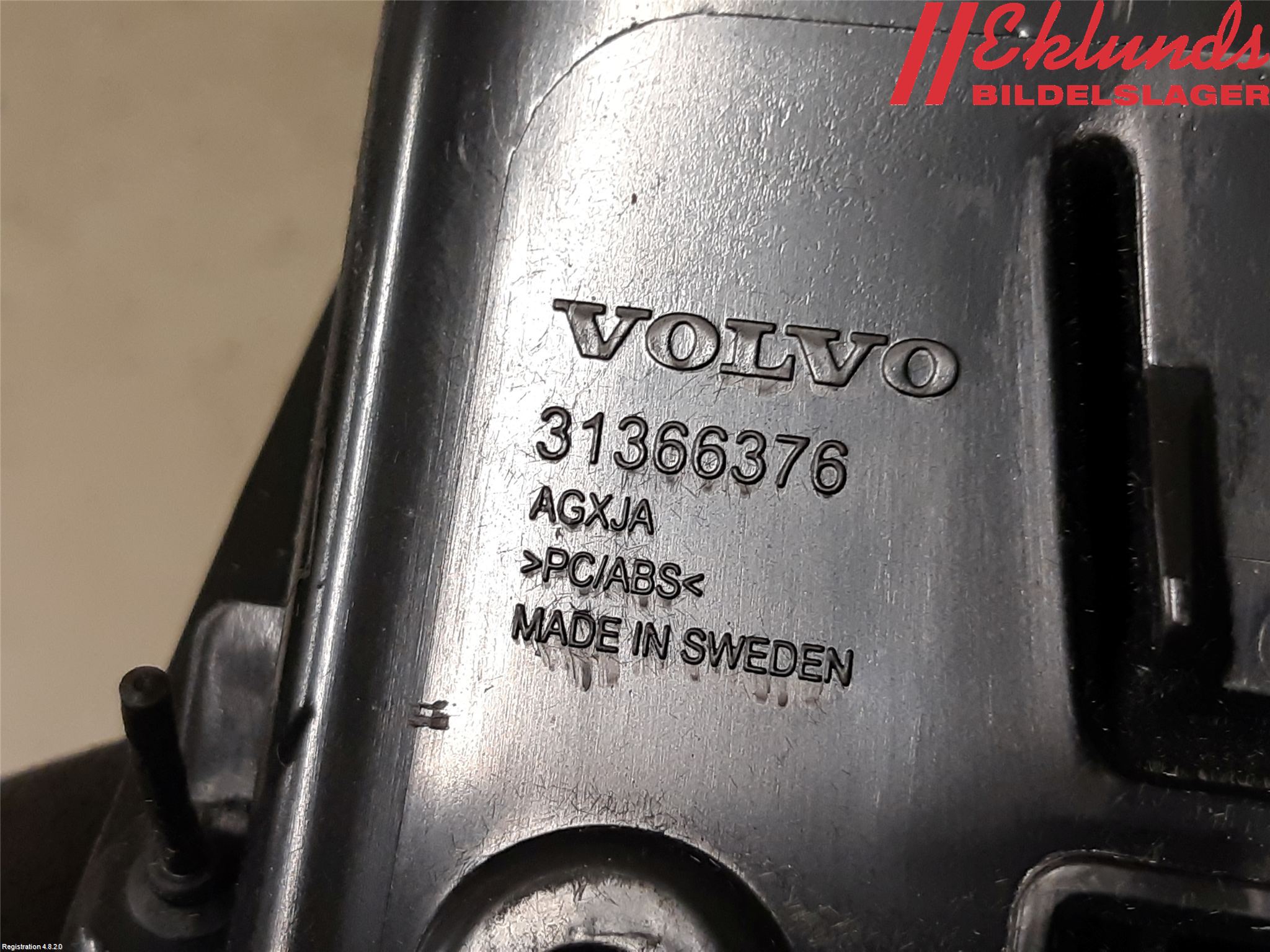 Volvo XC90/RECHARGE 16- Instrumentbräda Förvaringsfack