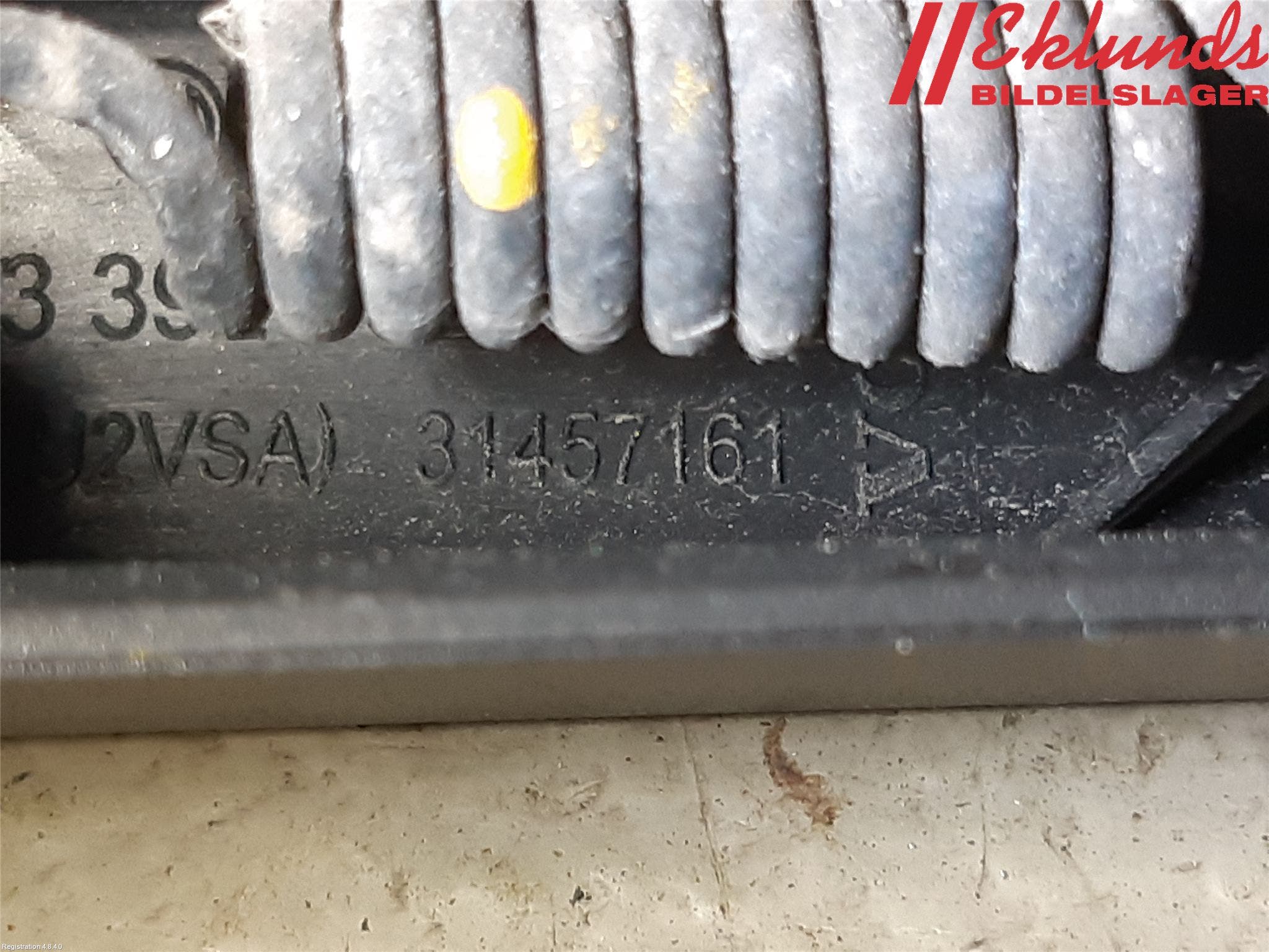 Volvo V60 14-18 Torkararm-Bakruta