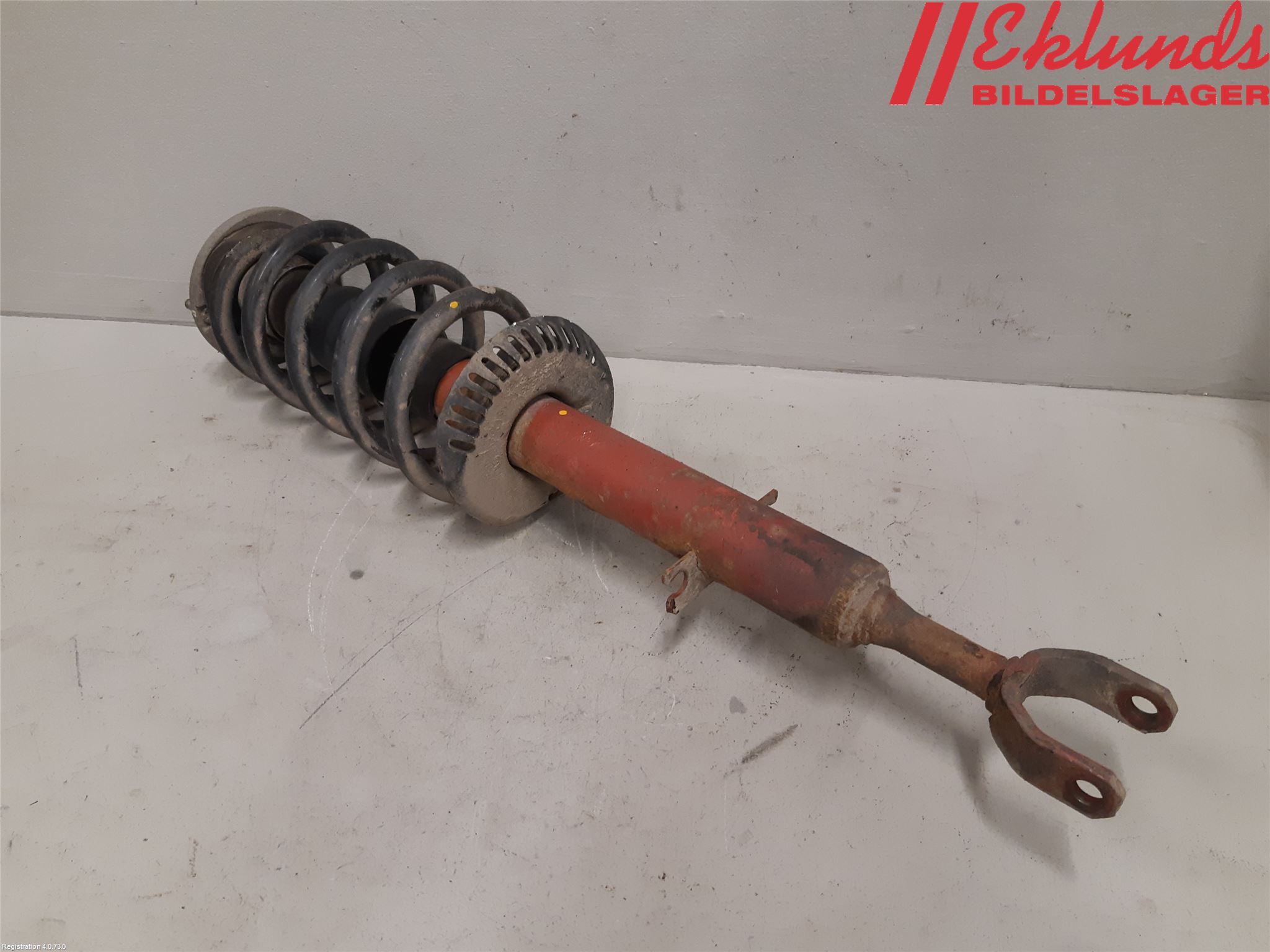 Audi A8/S8 4D 94-02 Fjäderben Fram Höger