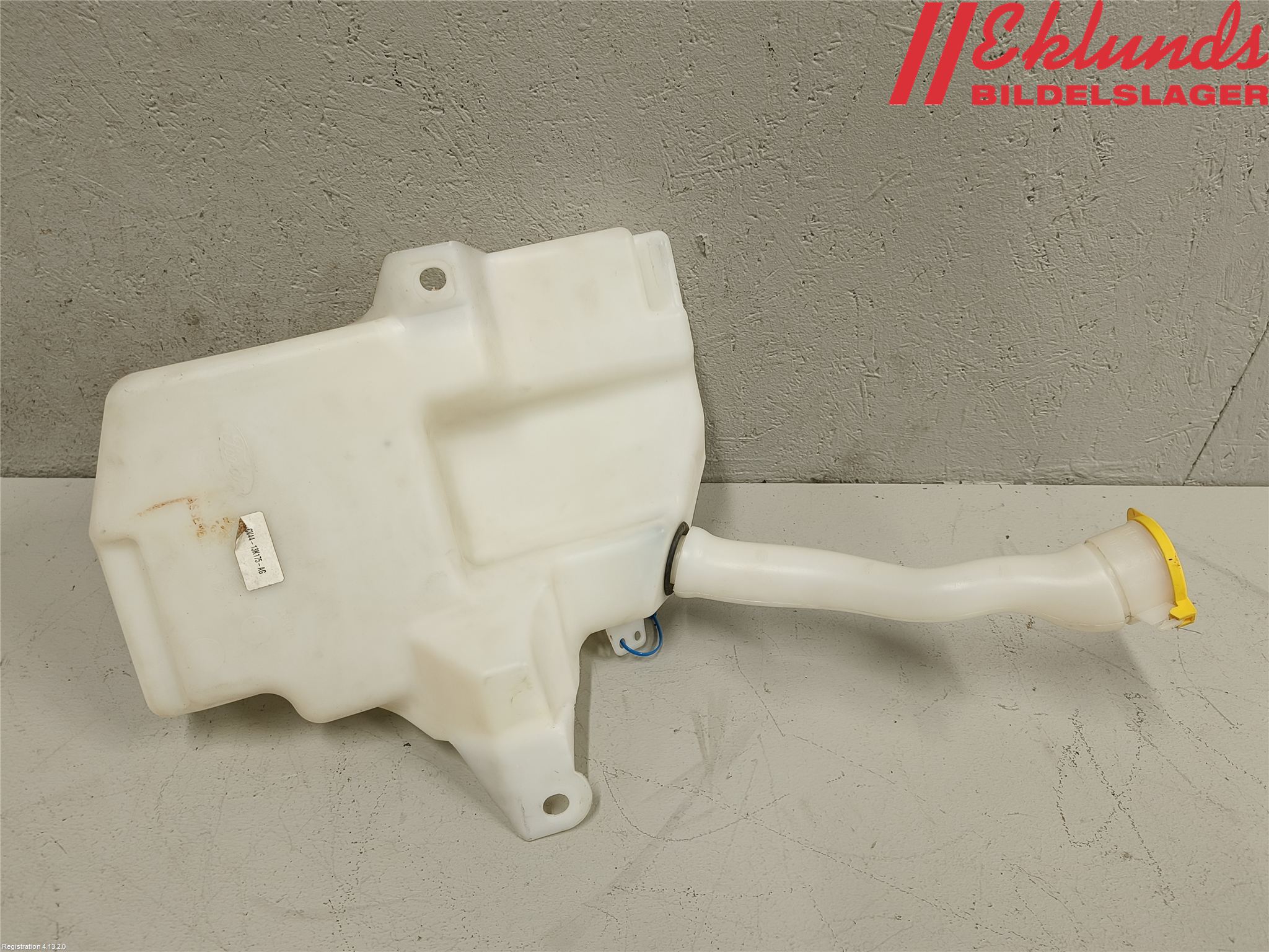 Ford KUGA 13-16 Spolartank Vindruta