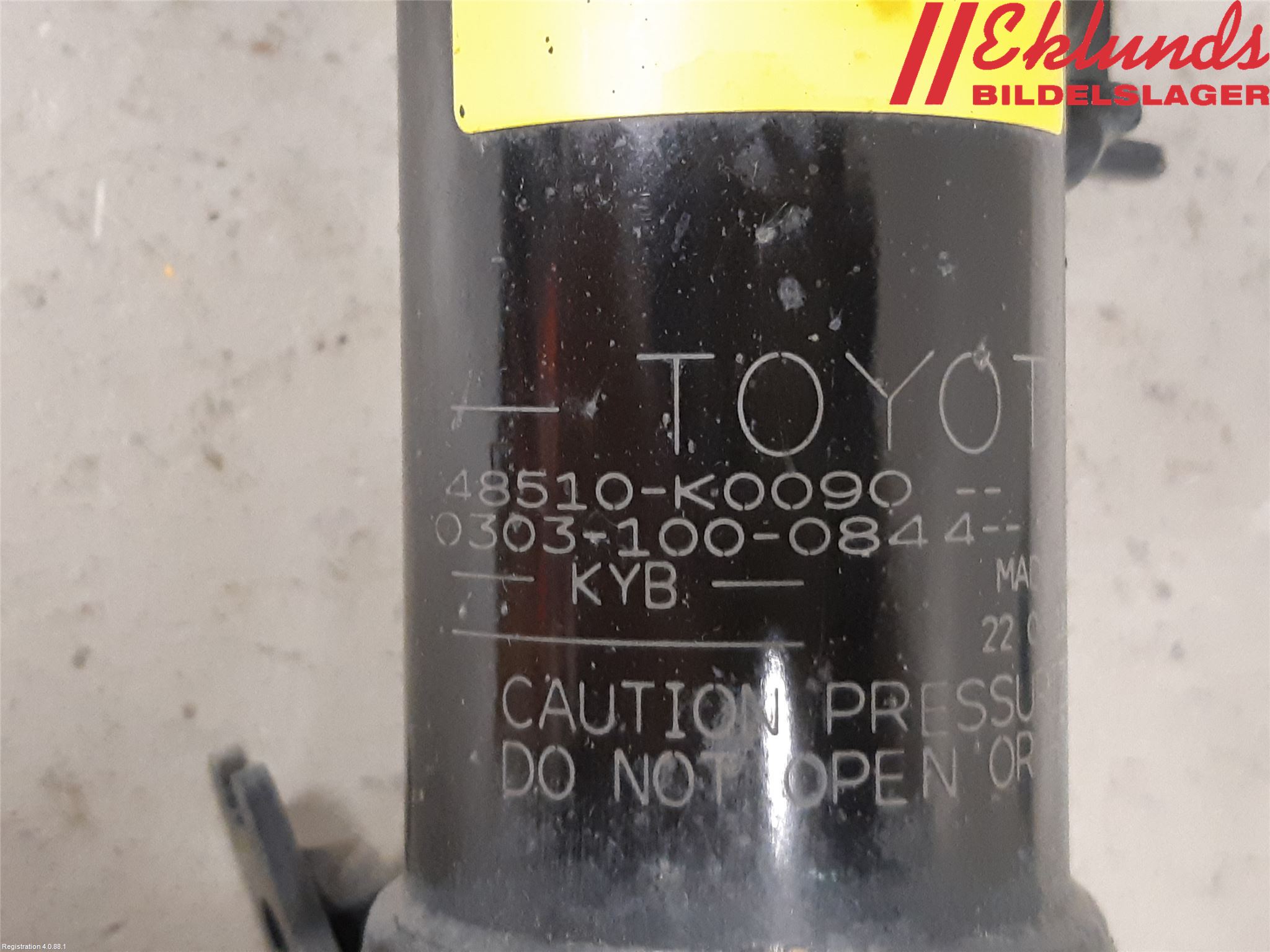 Toyota YARIS XP21 20- Fjäderben Fram Höger
