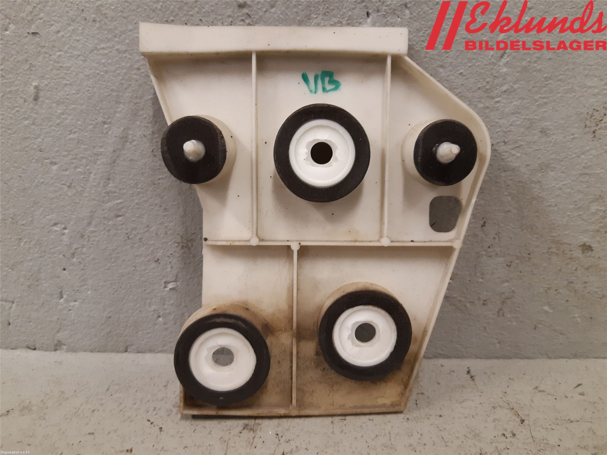 Volvo C70 98-05 Stötfångarfäste Bak Vä