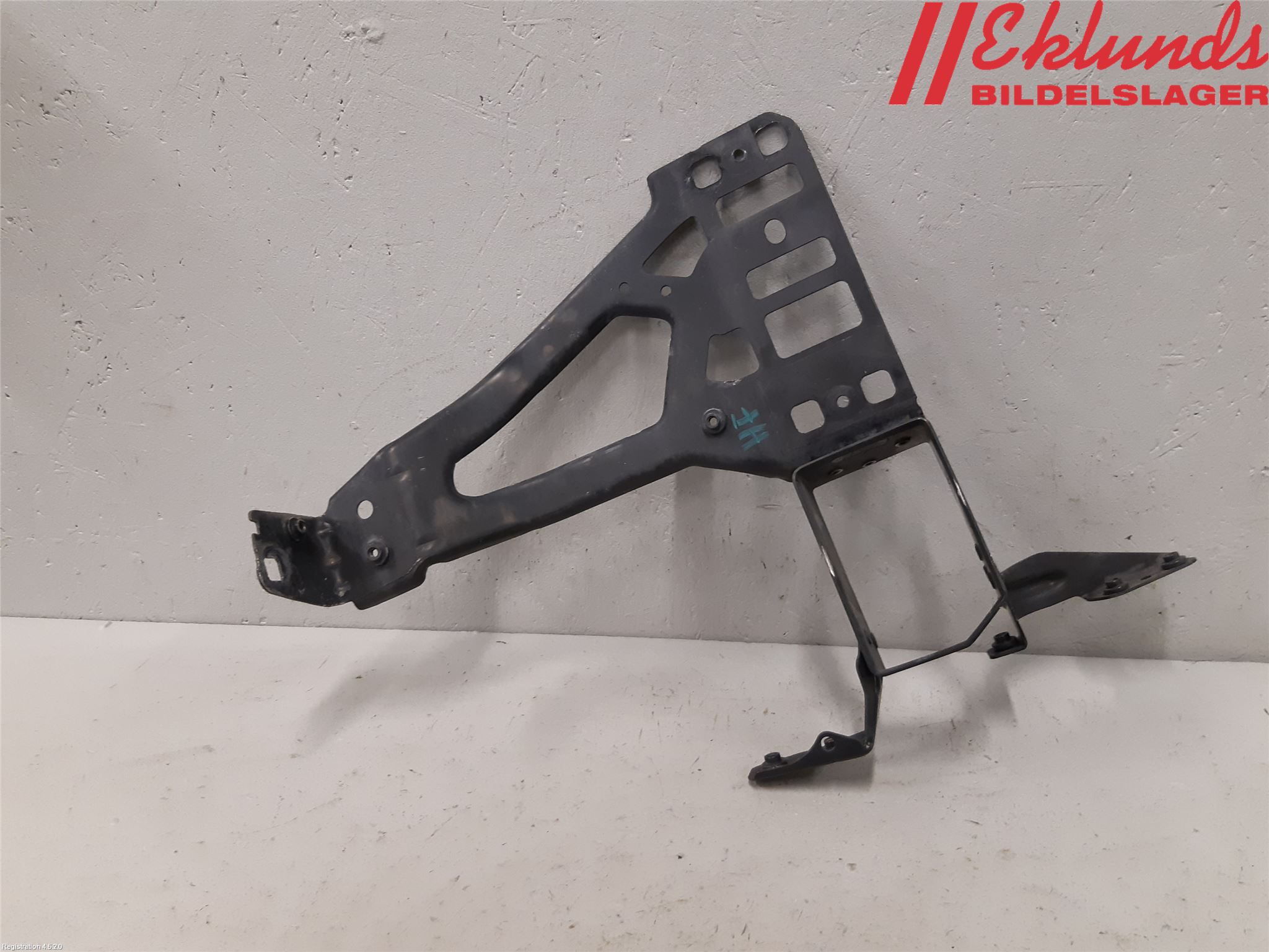 BMW 5 E60/61 Sed/Tou 02-10 Frontplåt