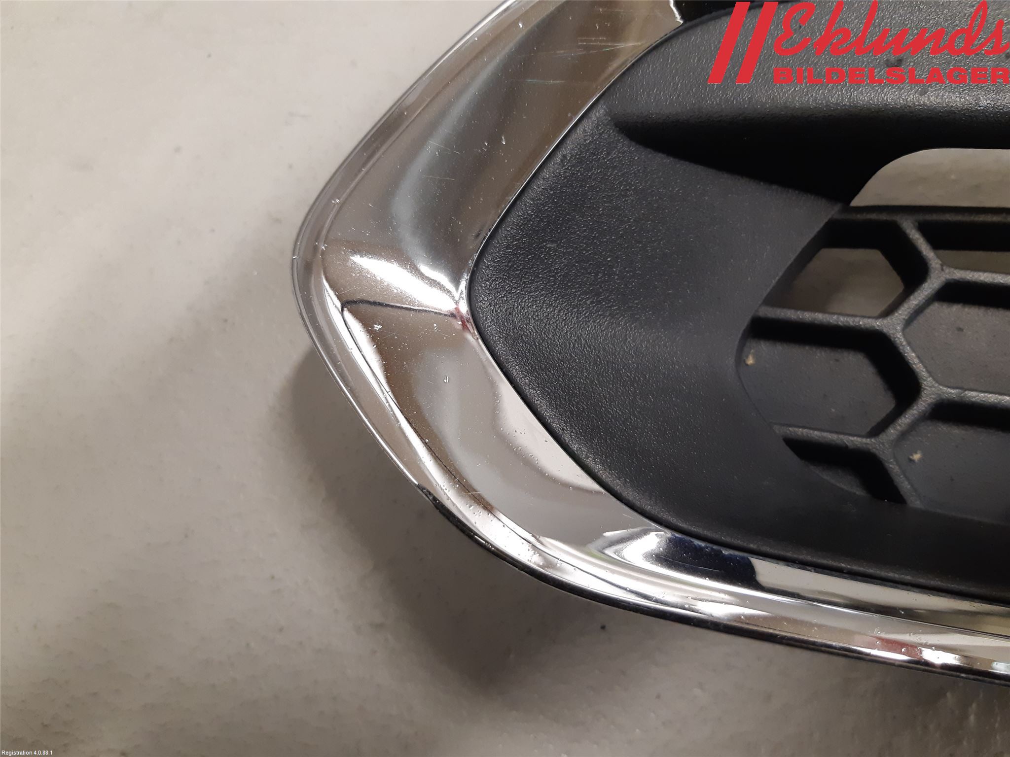 Volvo V60 11-13 Stöt Utfyllnad-List-Grill