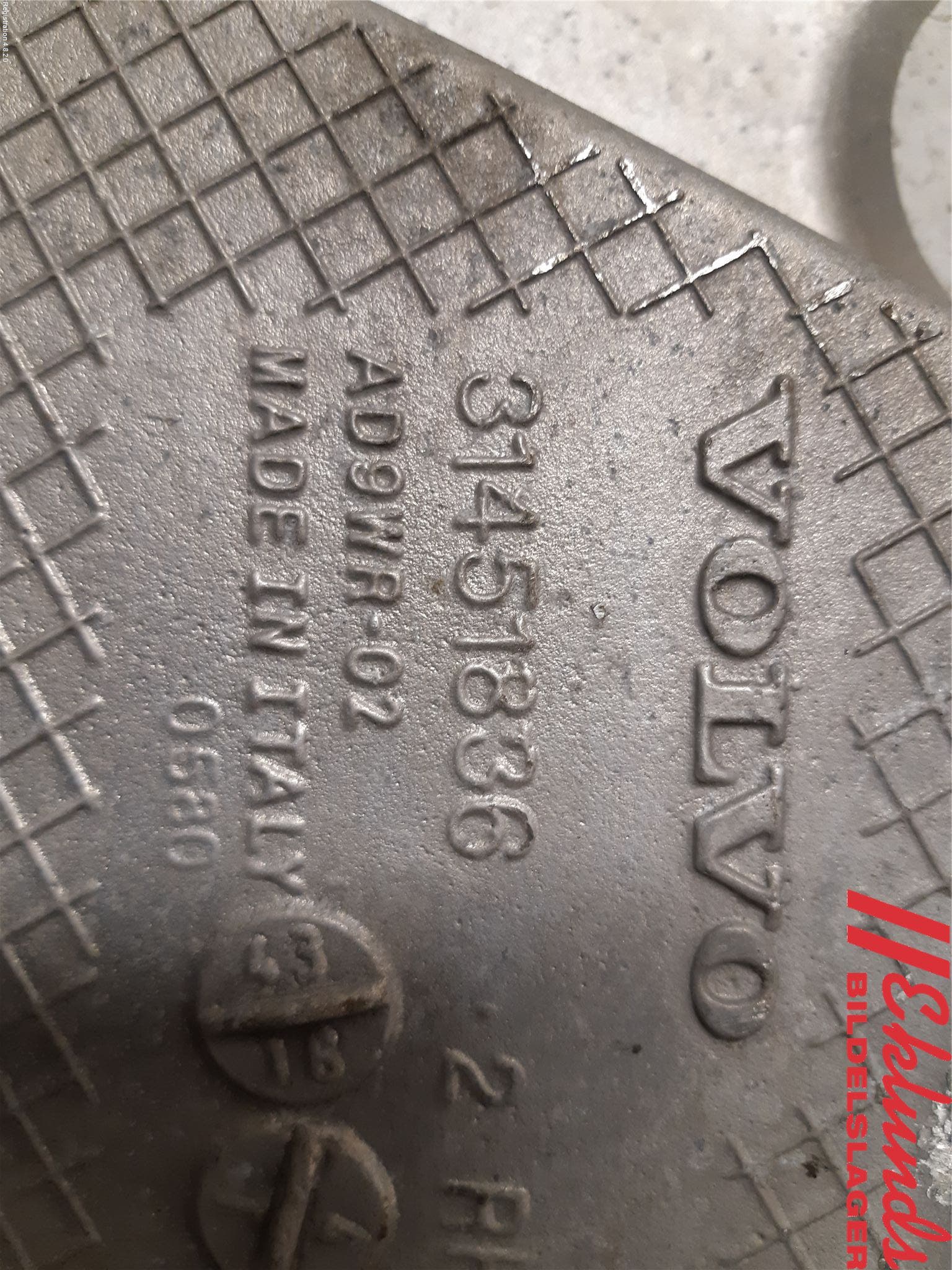 Volvo XC90/RECHARGE 16- Bärarm Bak Höger