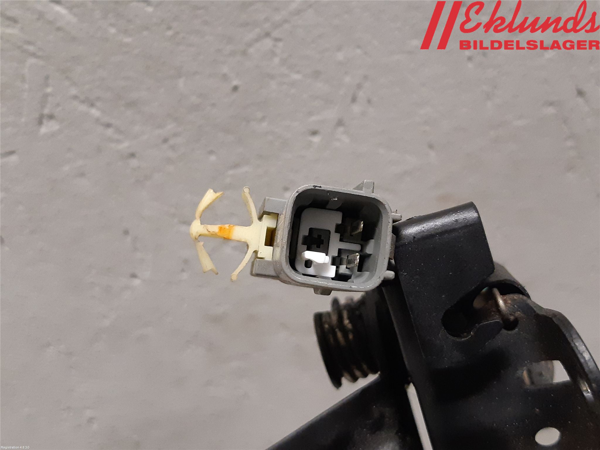 MG ZS EV 20- Huvlås