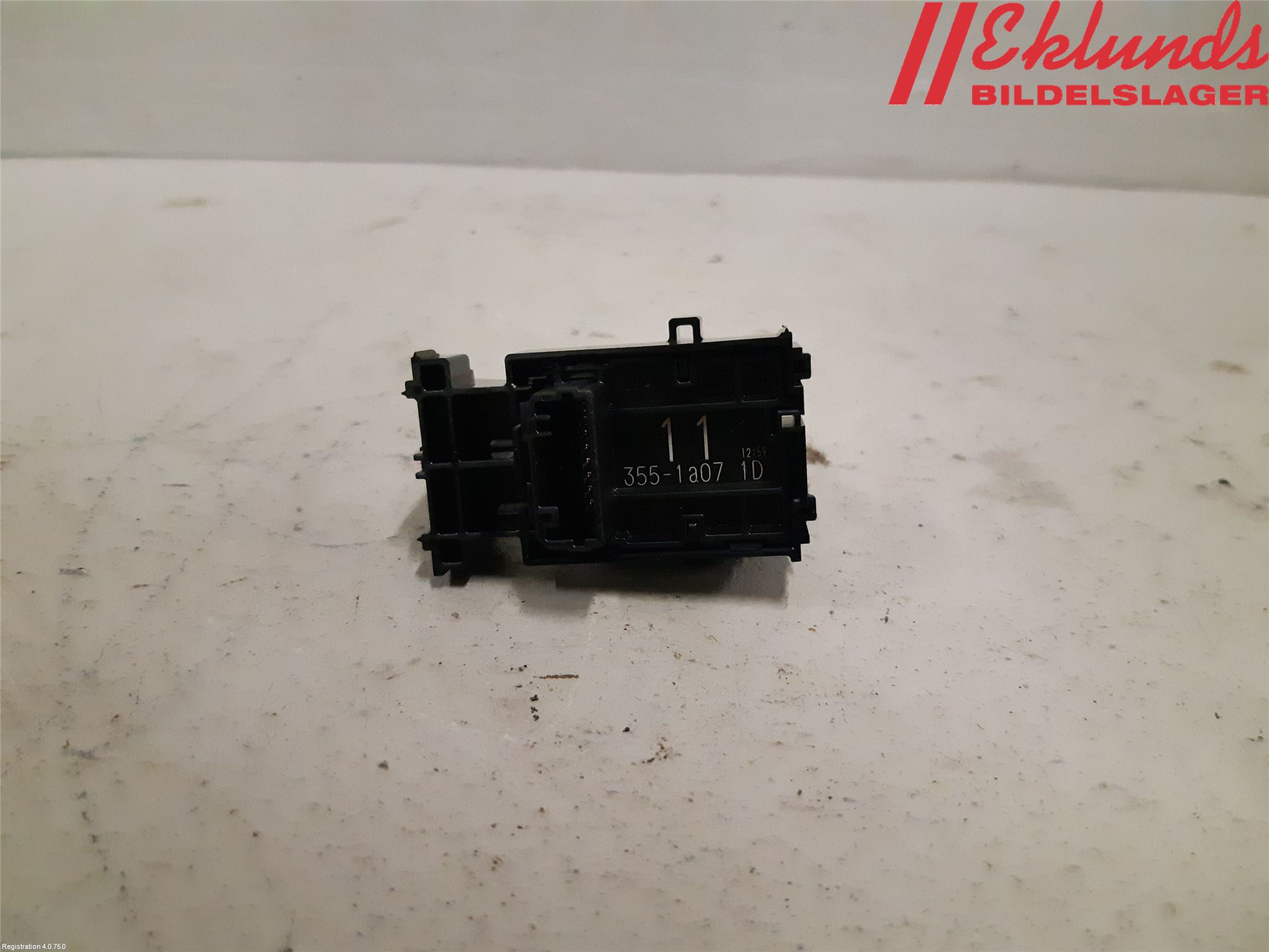 Toyota C-HR 16-23 Strömställare Elhiss