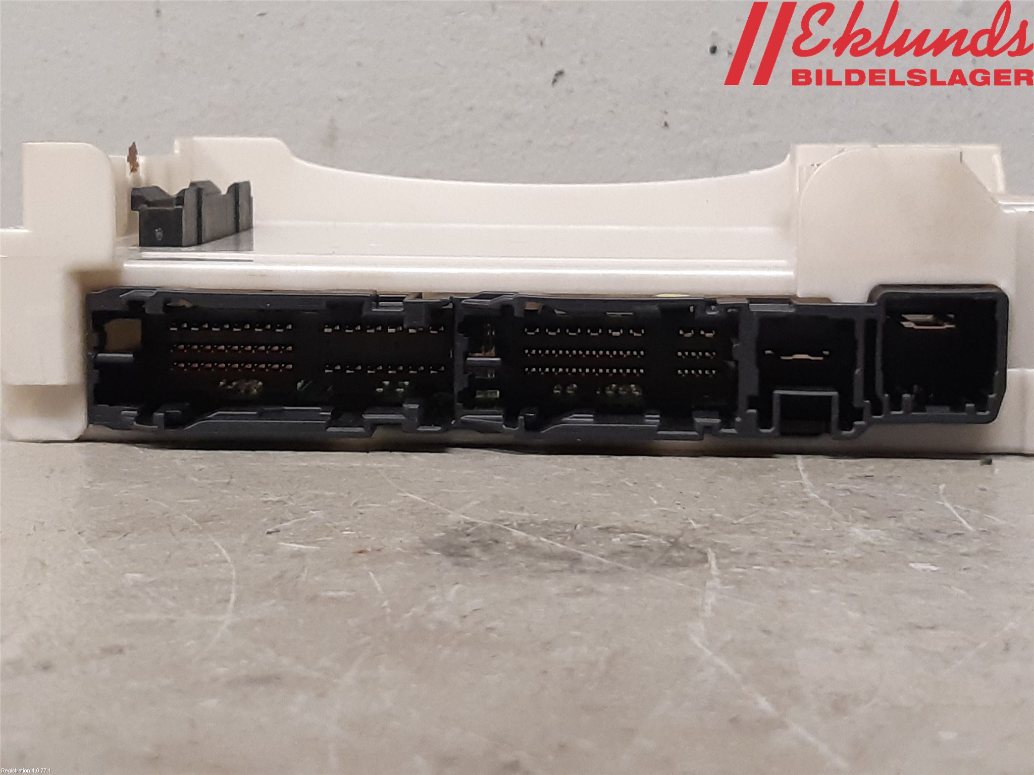 Toyota RAV4 19- Säkringsdosa-Elcentral