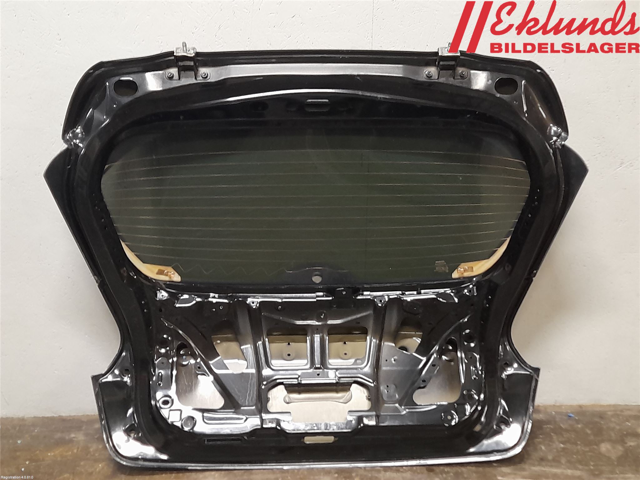 Nissan JUKE 10-14 Baklucka Kombi