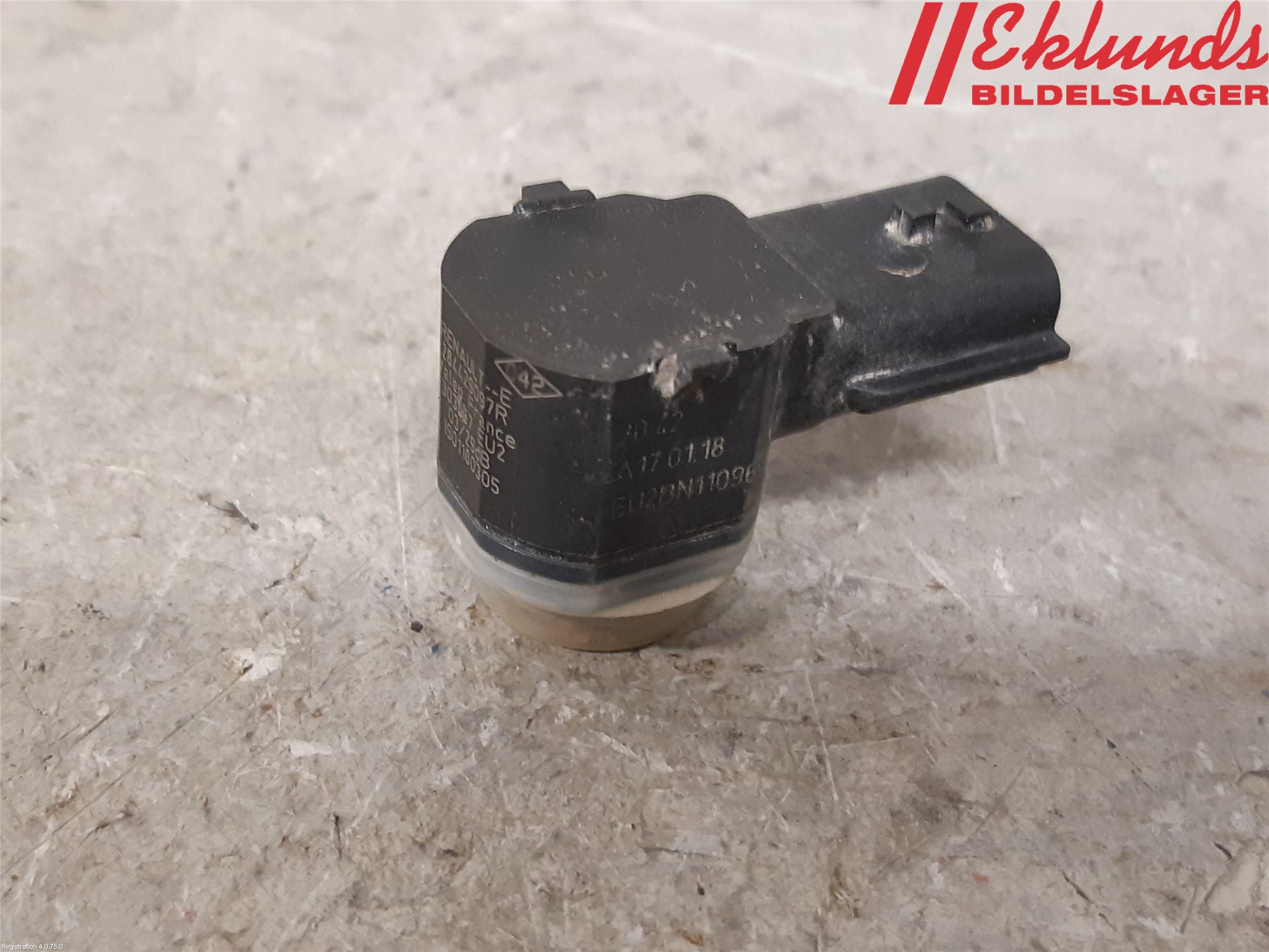 Renault TRAFIC/E-TECH 15- Parkeringshjälp Backsensor