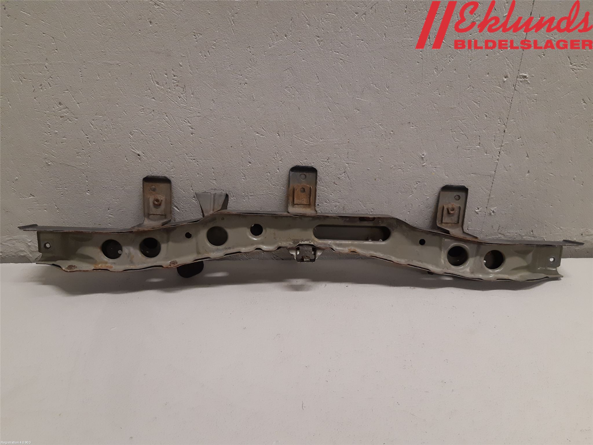 Toyota AURIS 10-12 Front Huvlåsplåt-Balk