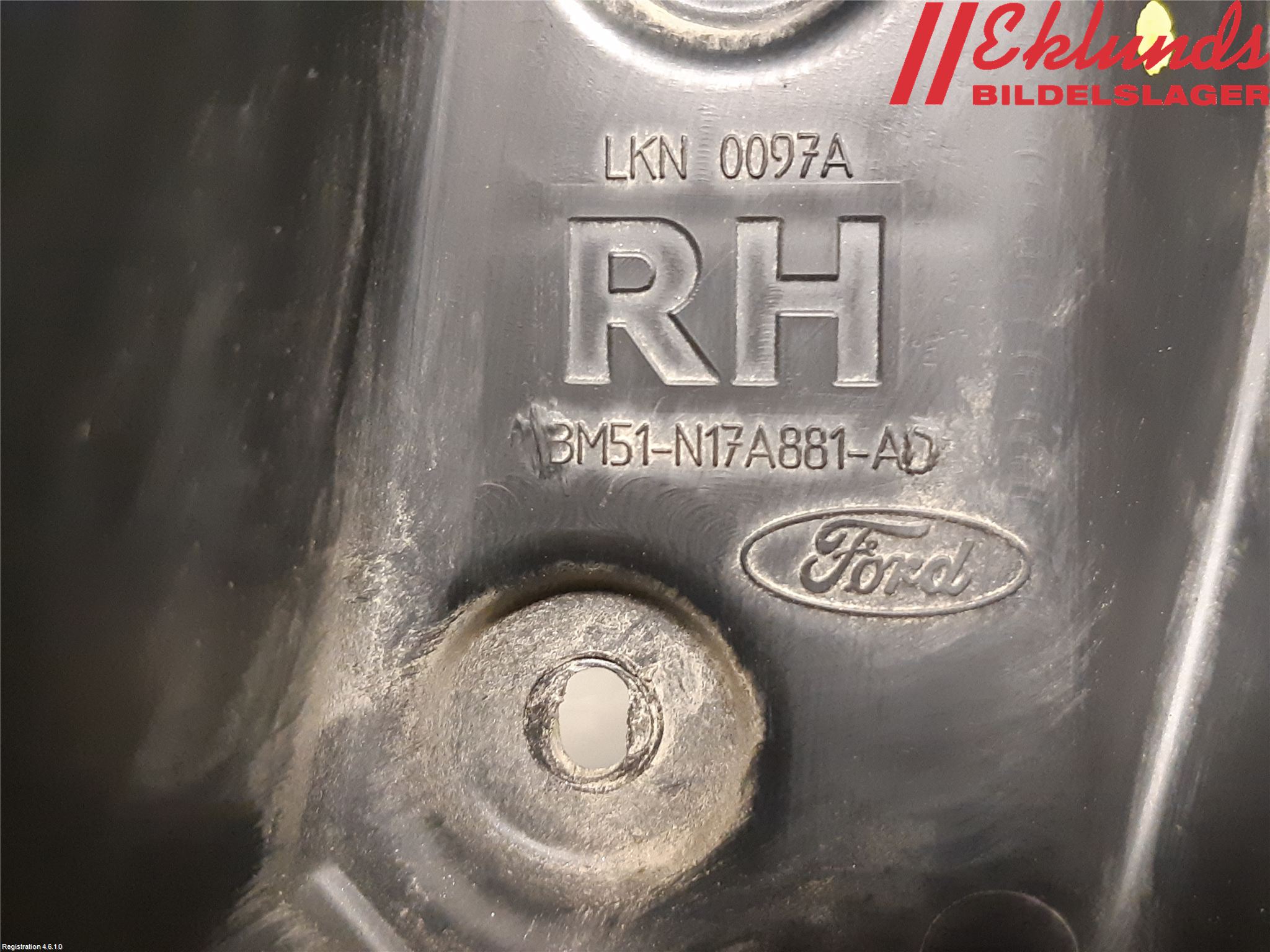 Ford FOCUS 11-14 Stötfångarfäste Bak Hö