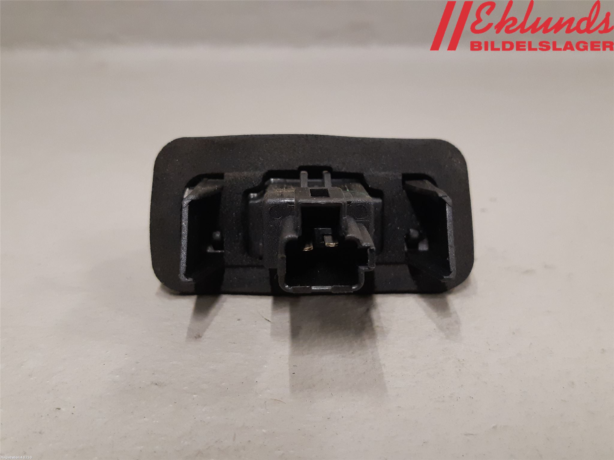 Toyota YARIS XP130 15-20 Skylt Belysning