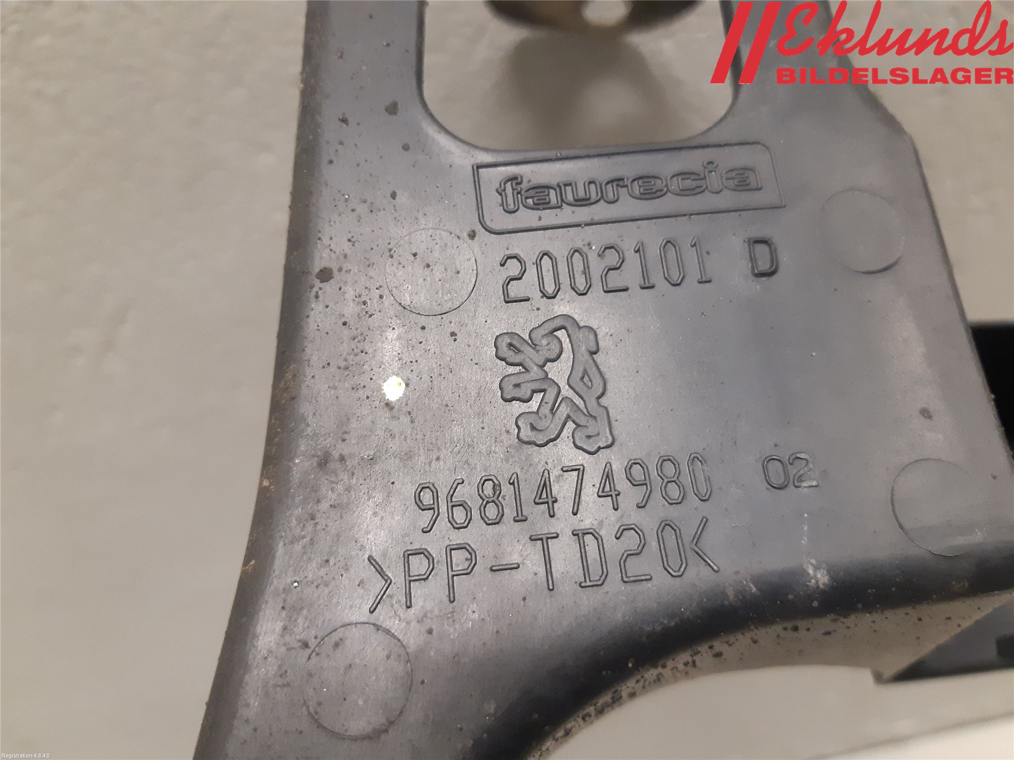 Peugeot 308 08-13 Stötfångarfäste Bak Hö