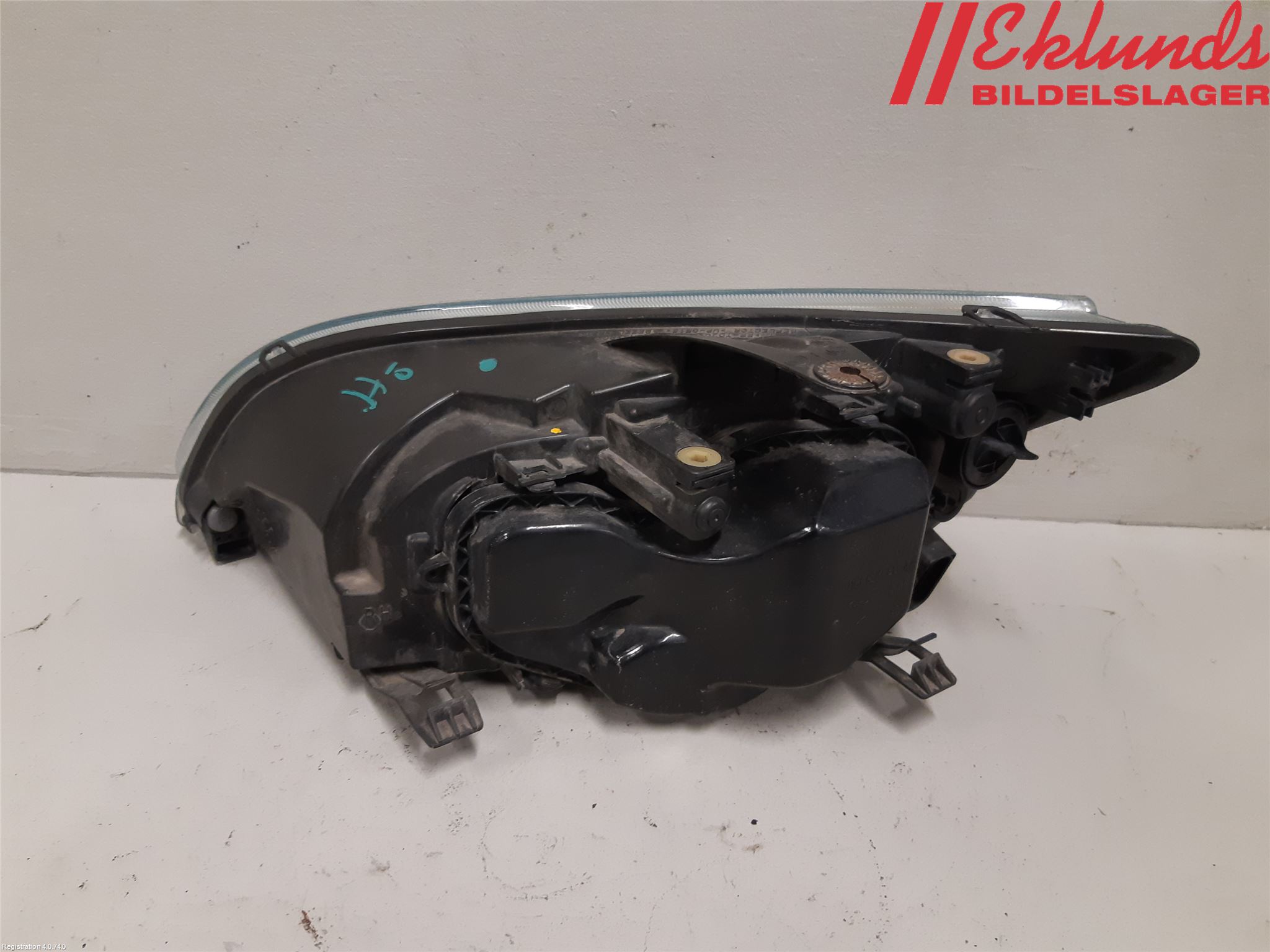 Ford FOCUS     04-07 Strålkastare Höger