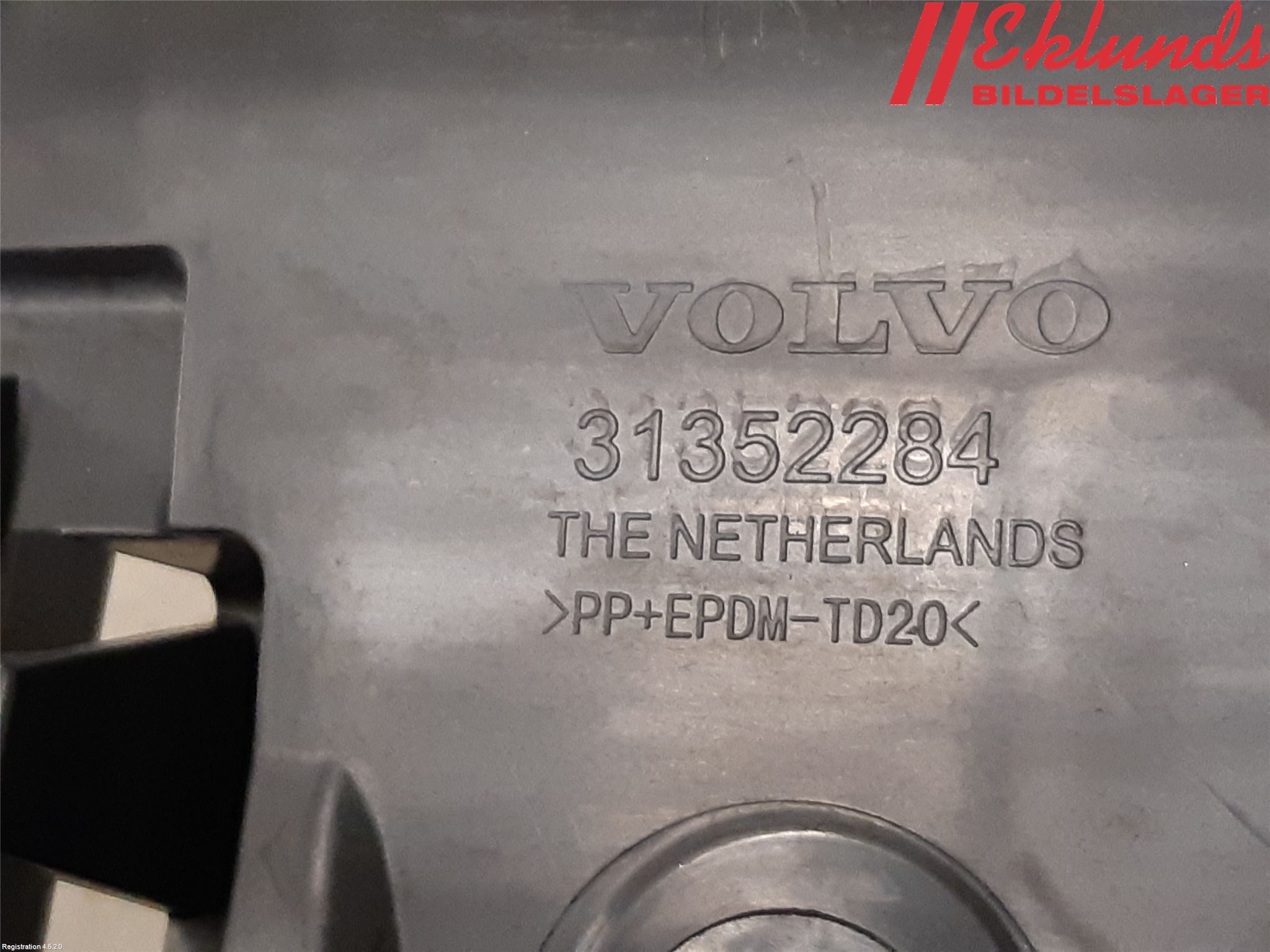 Volvo V60 14-18 Stötfångarfäste Bak Vä