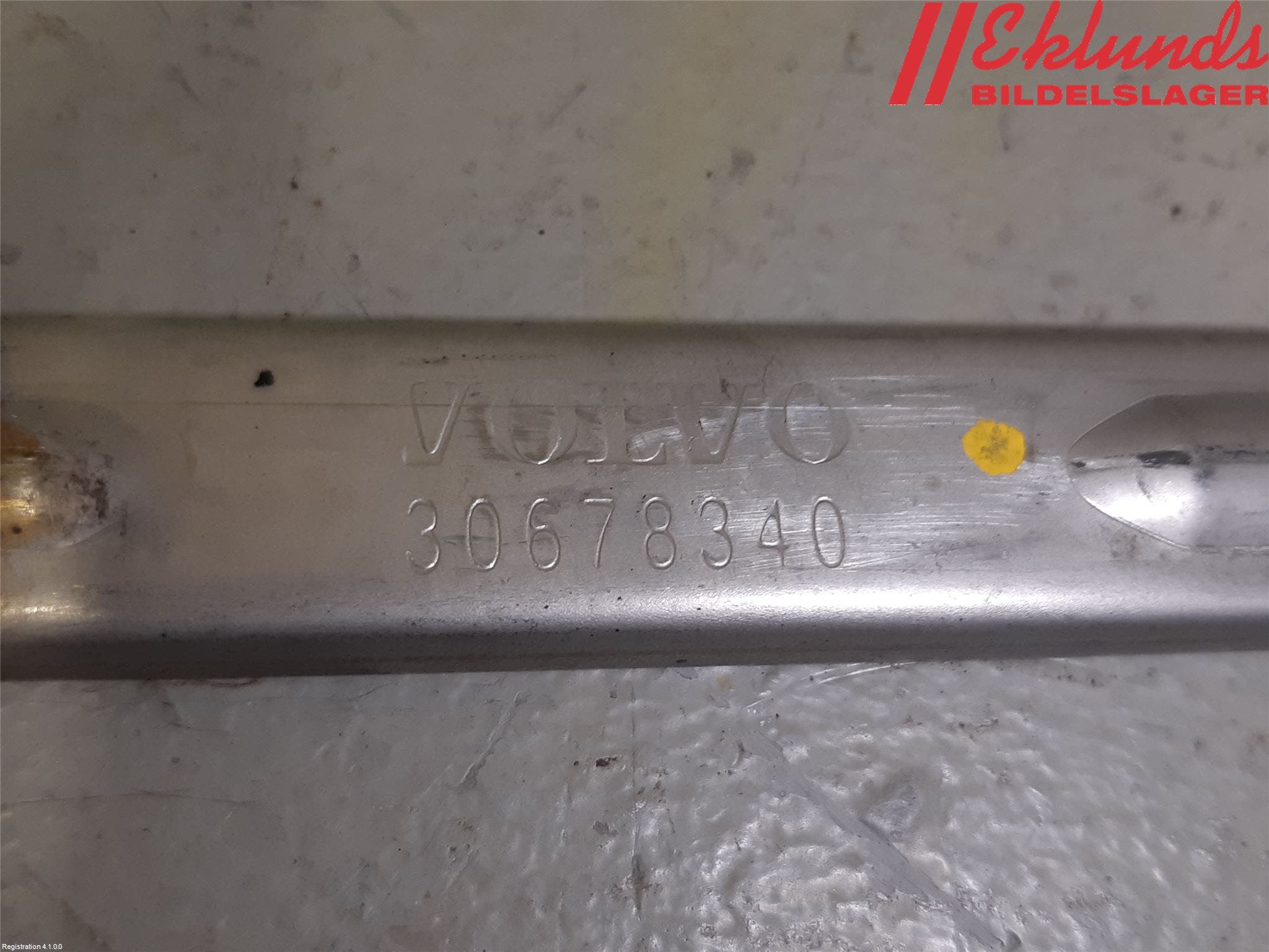 Volvo V70 08-13 Strålkast Fästsarg