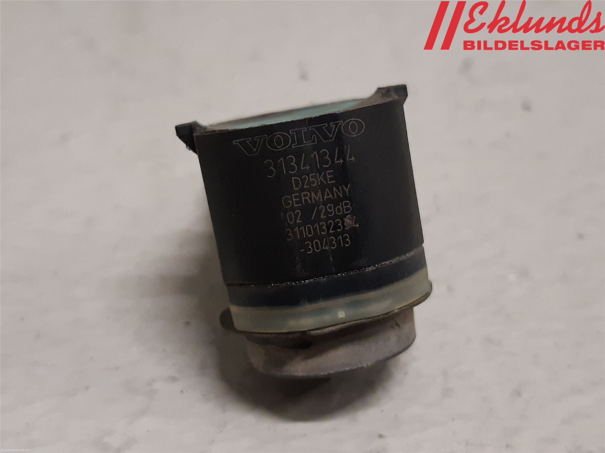 Volvo V40 CROSS COUNTRY 13-19 Parkeringshjälp Backsensor