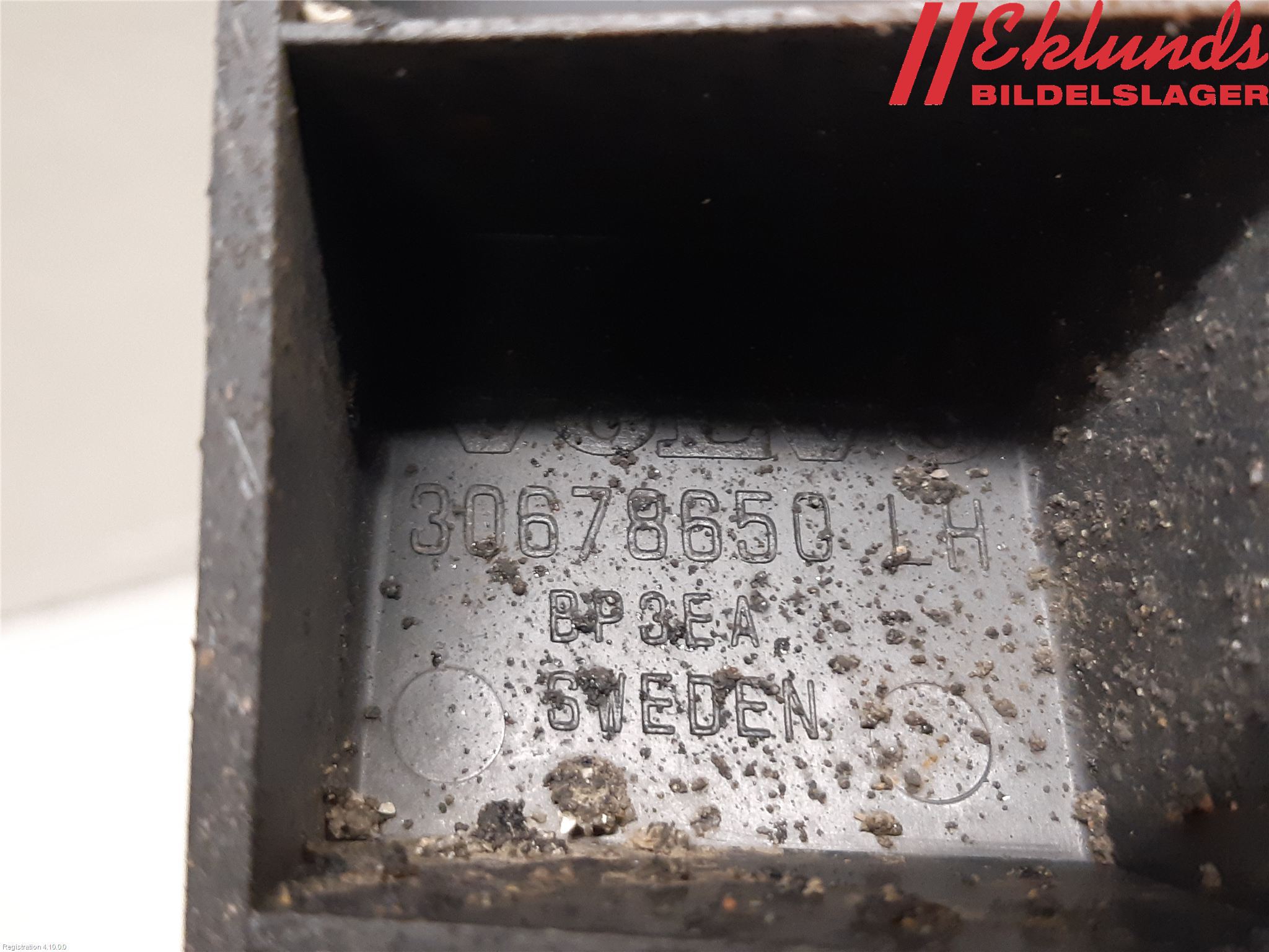 Volvo V70 08-13 Stötfångarfäste Bak Vä