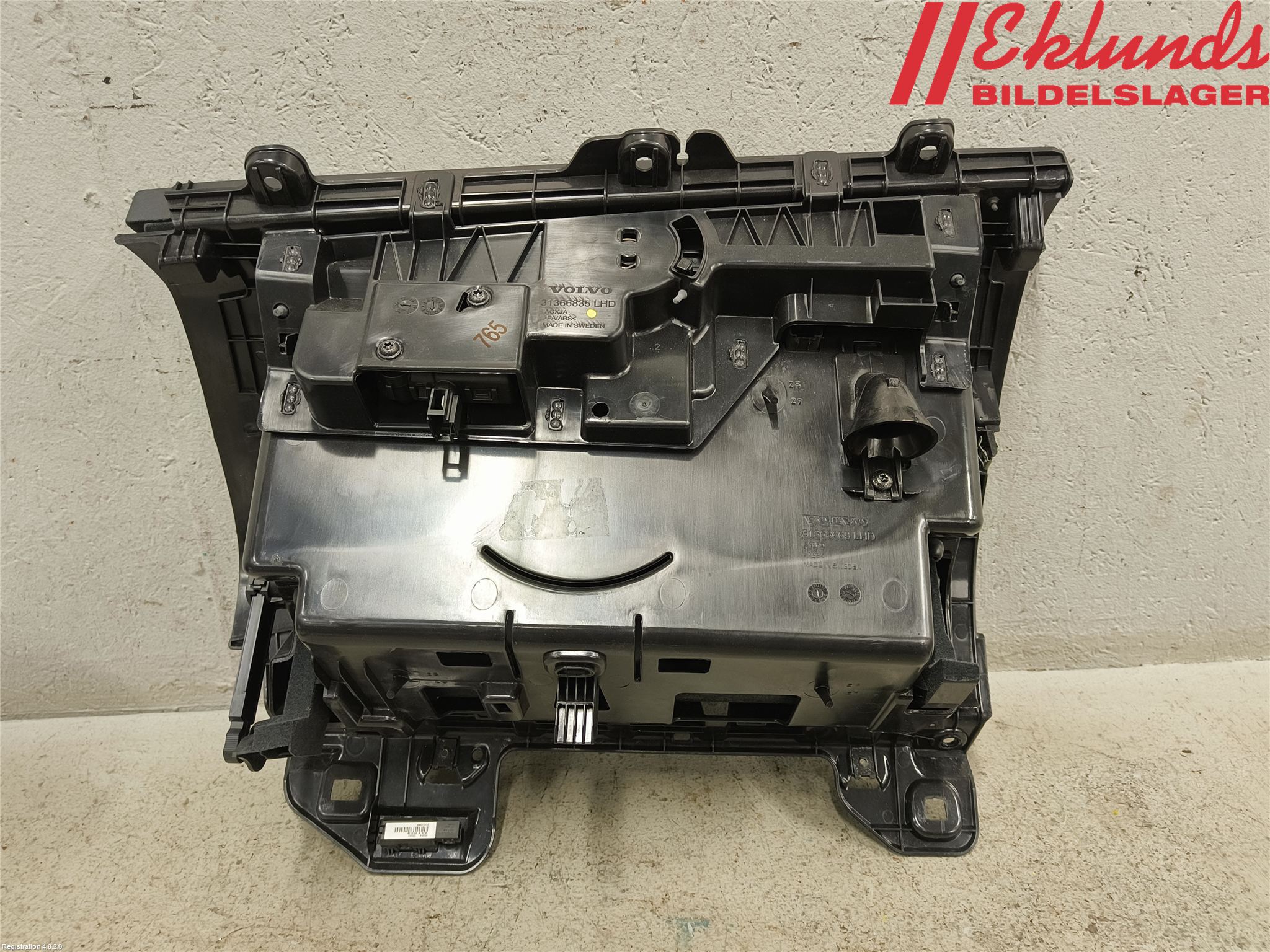 Volvo XC90/RECHARGE 16- Handskfack Insats