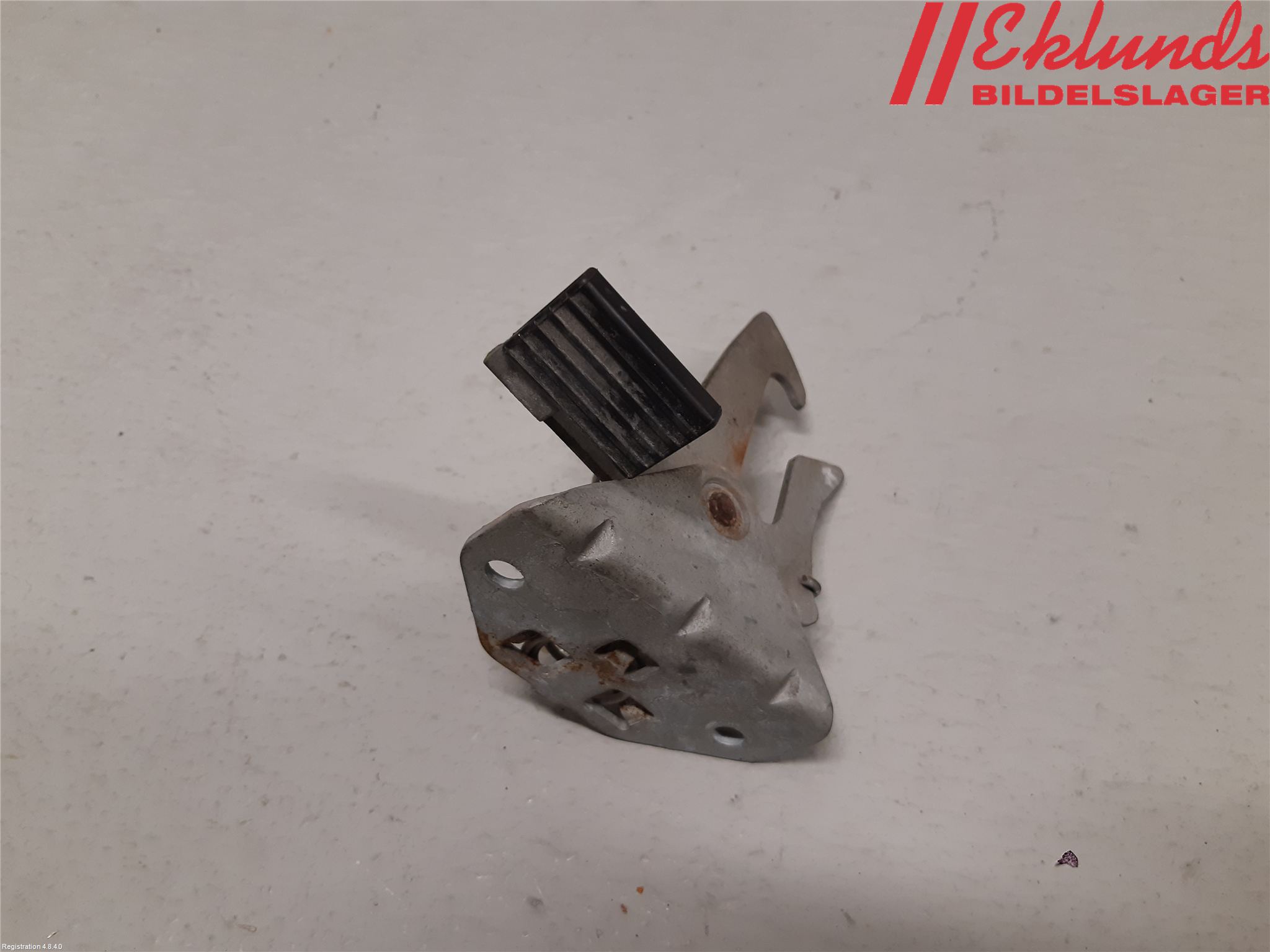 Volvo S60 01-04 Huv Spärr