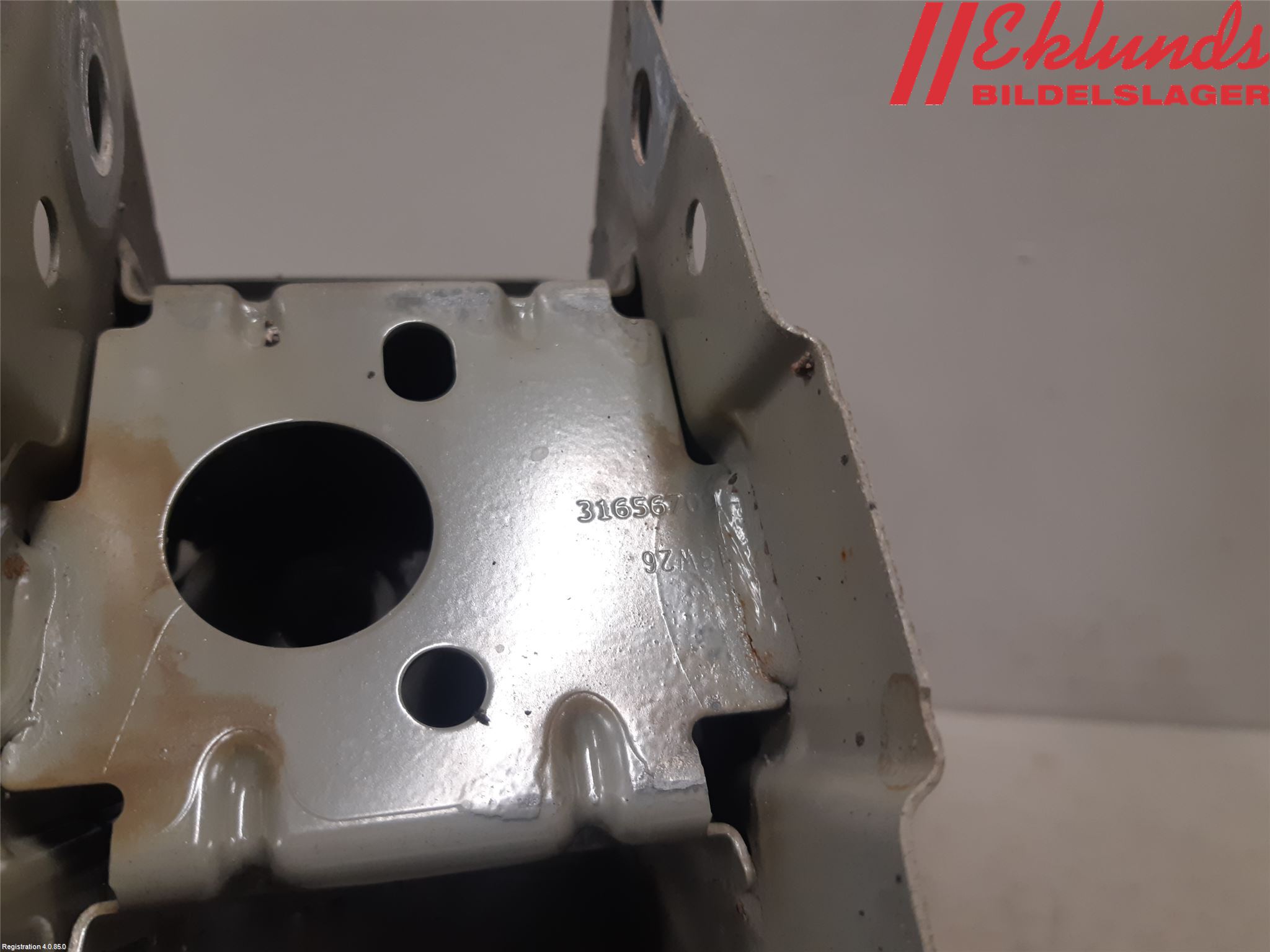 Volvo V90 17->> Stötfångarbärjärn Bak