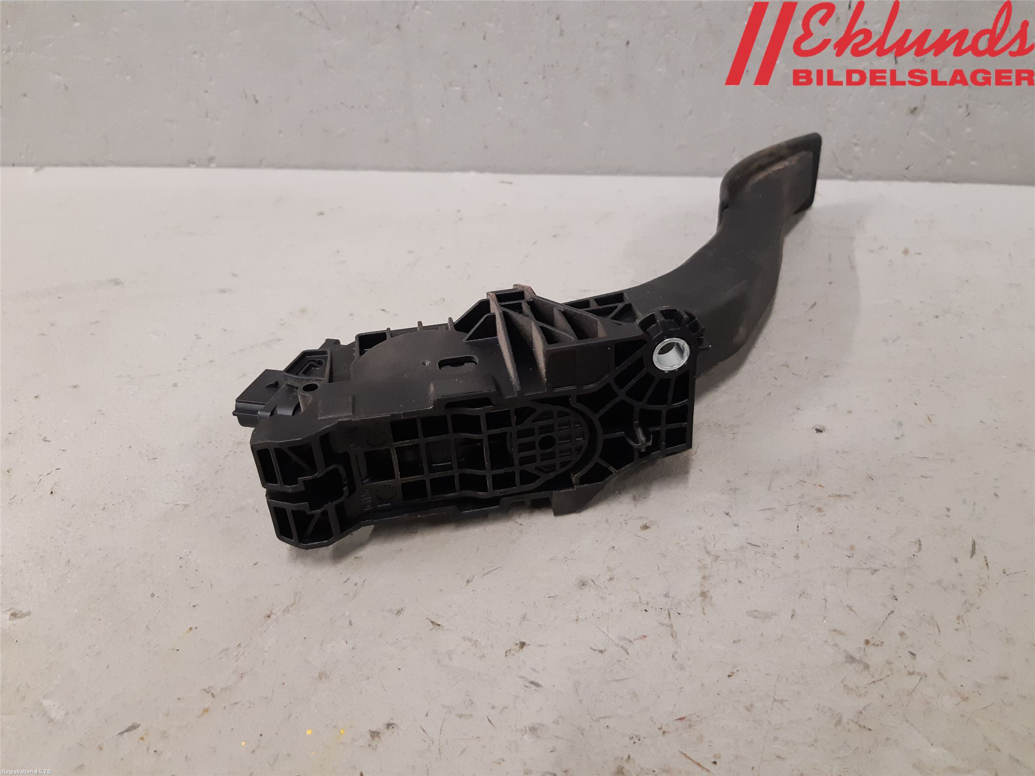 Volvo XC40/RECHARGE 18- Gaspedal