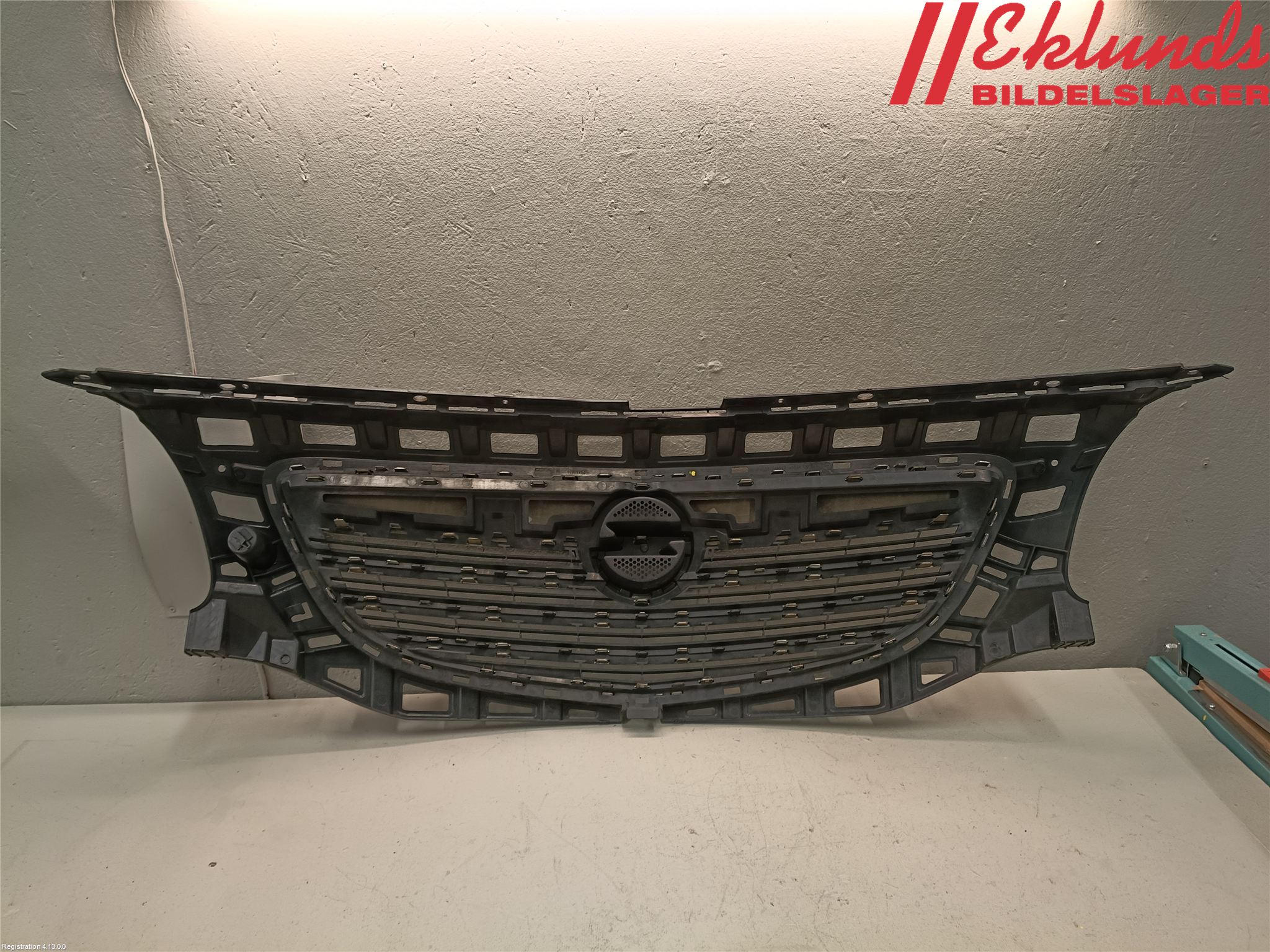 Opel INSIGNIA 09-16 Grill Komp