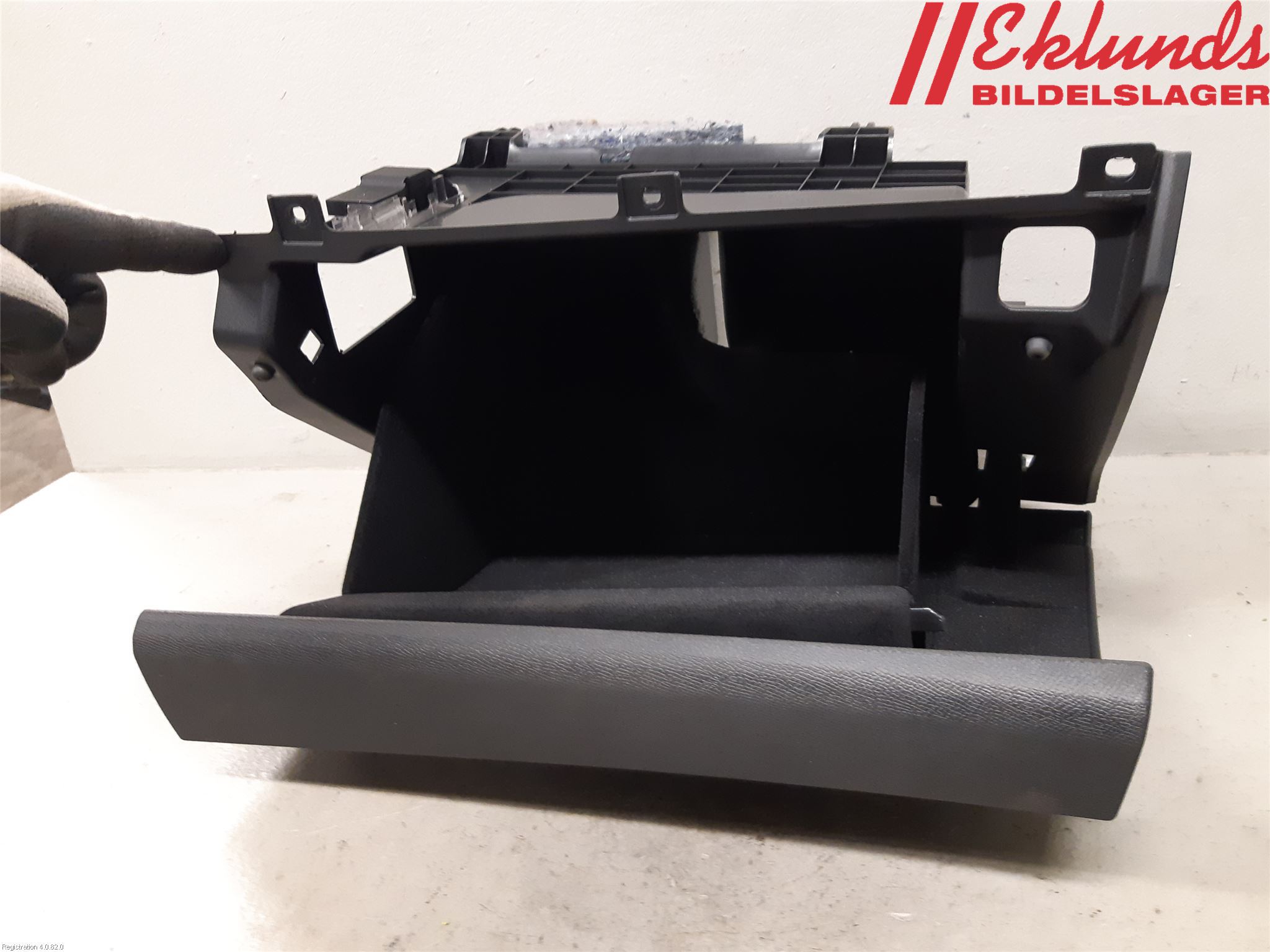 Peugeot 3008 17-24 Handskfack