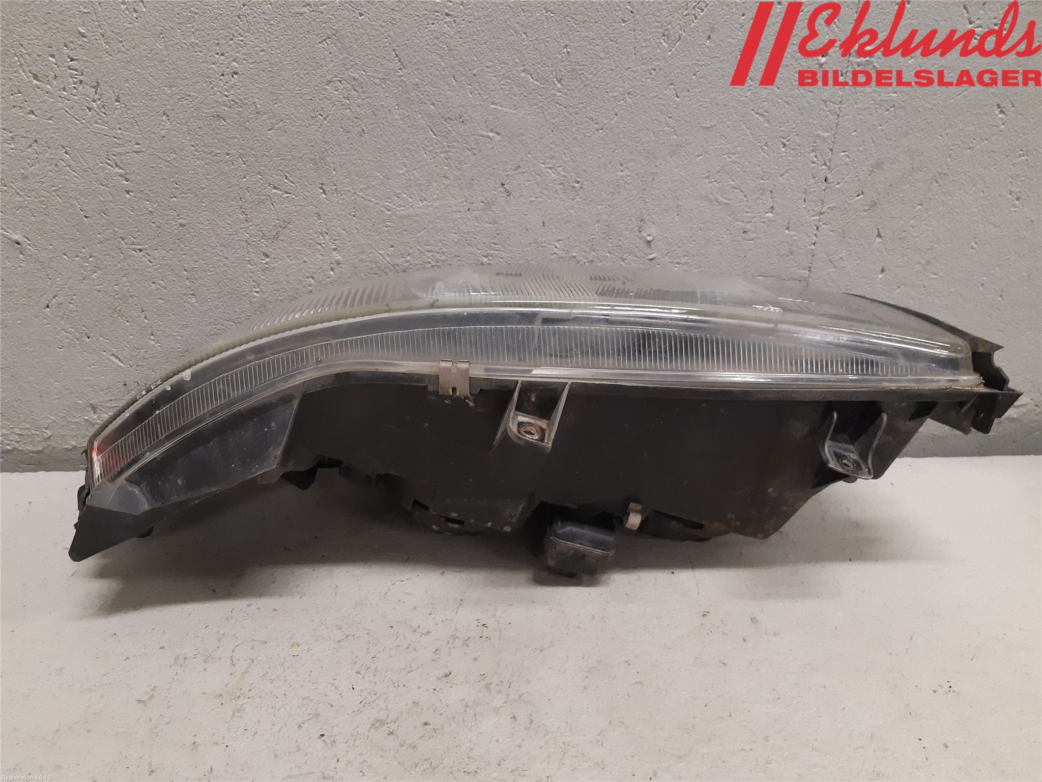 Volvo V70 00-04 Strålkastare Höger