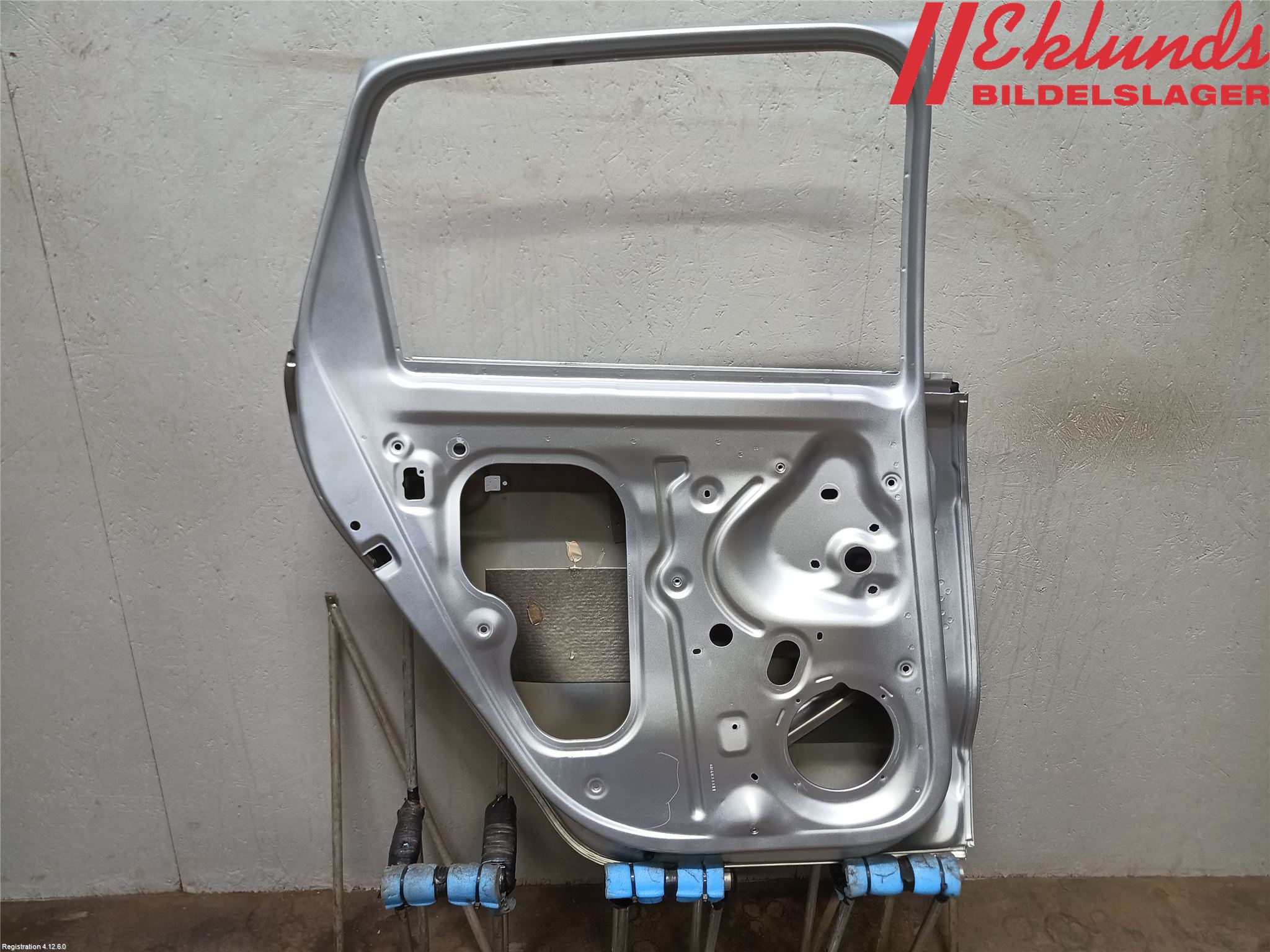 Volkswagen VW POLO 10-17 Dörr Bak Vänster