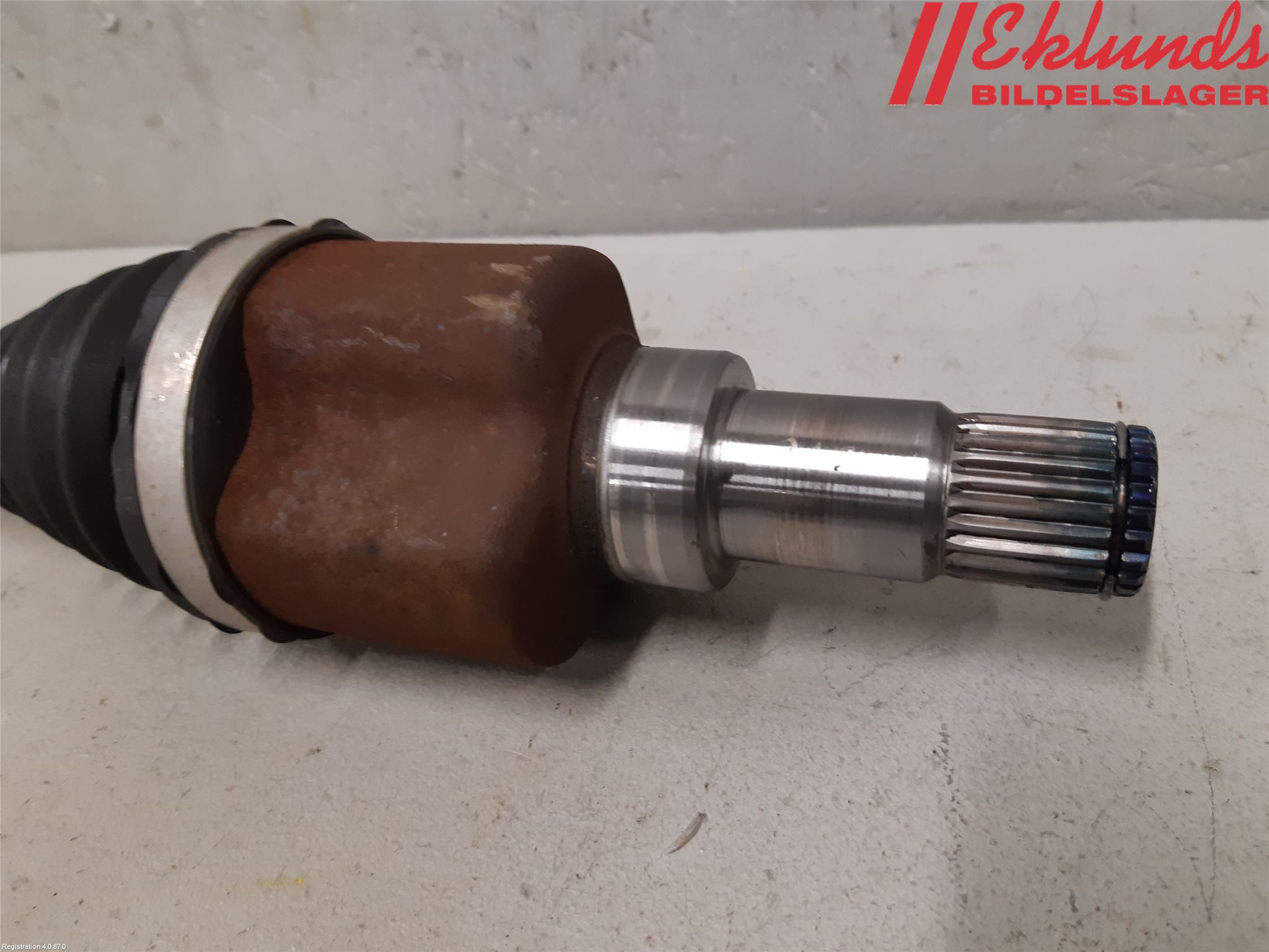 Ford FIESTA 13-17 Drivaxel Fram Vänster