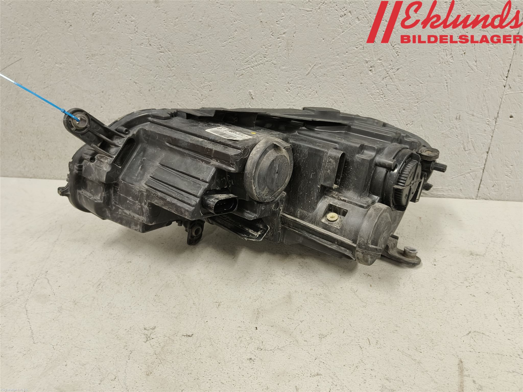 Volkswagen VW PASSAT 11-14 Strålkastare Höger
