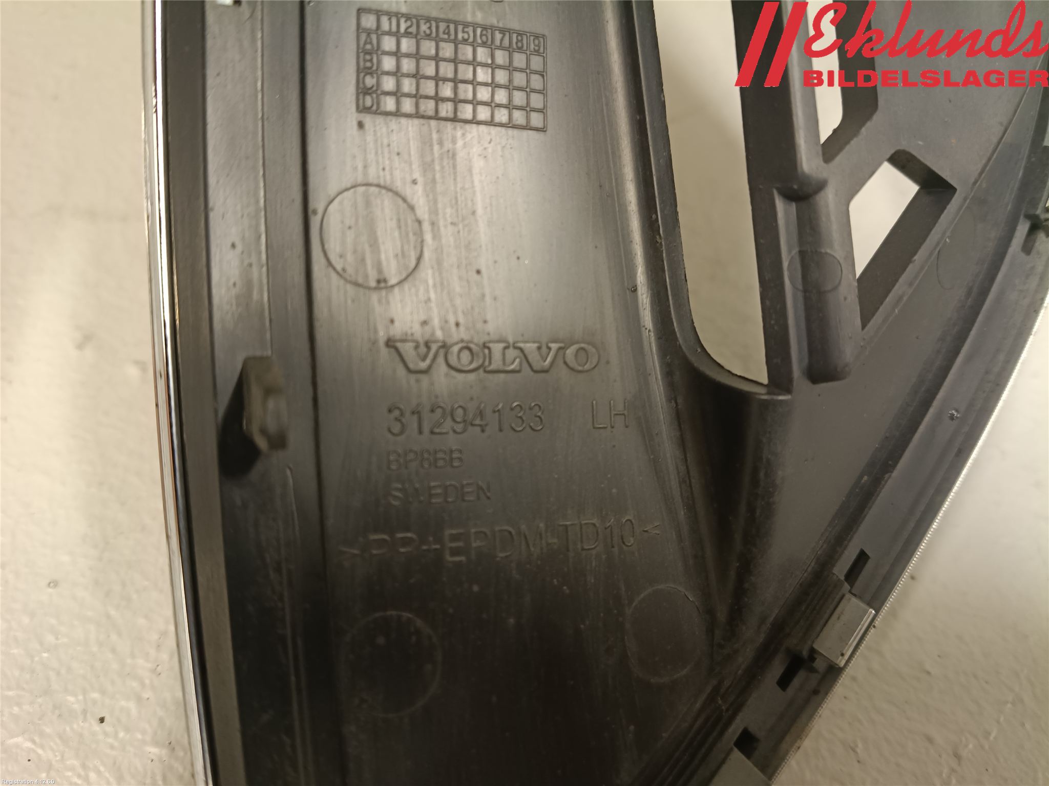 Volvo V60 11-13 Stöt Utfyllnad-List-Grill