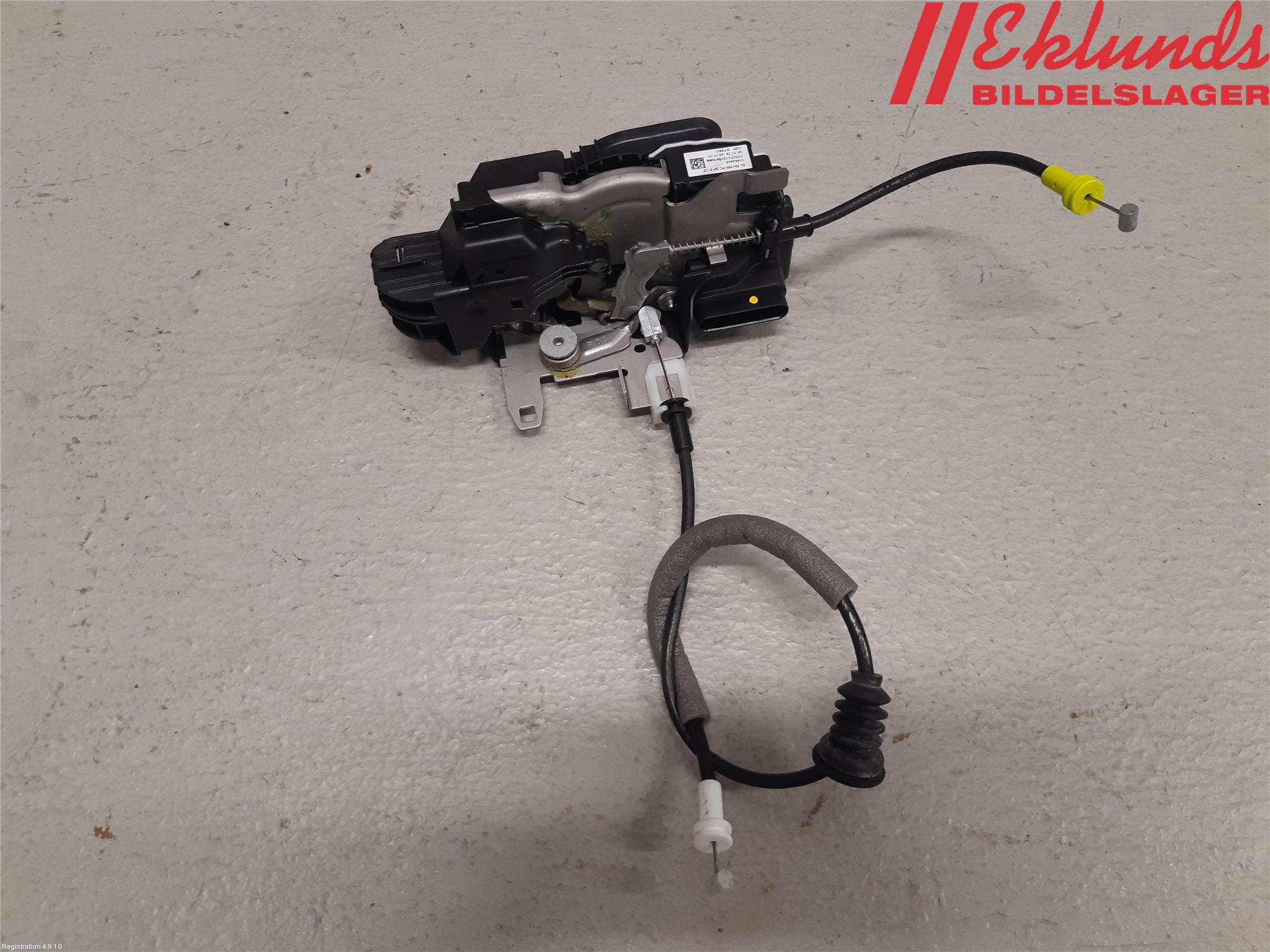 Volvo XC40/RECHARGE 18- Låskista-Dörrlås
