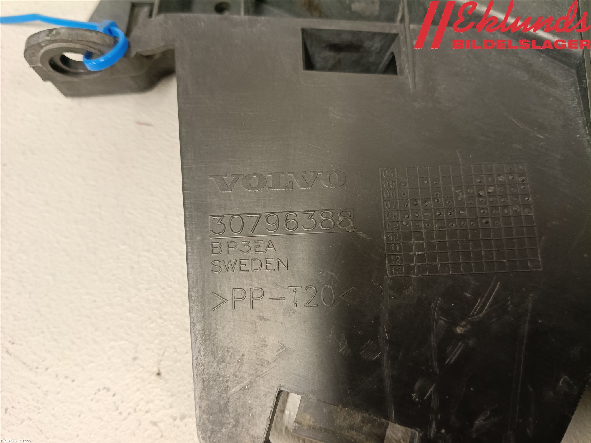 Volvo V70 08-13 Strålkast Fästsarg