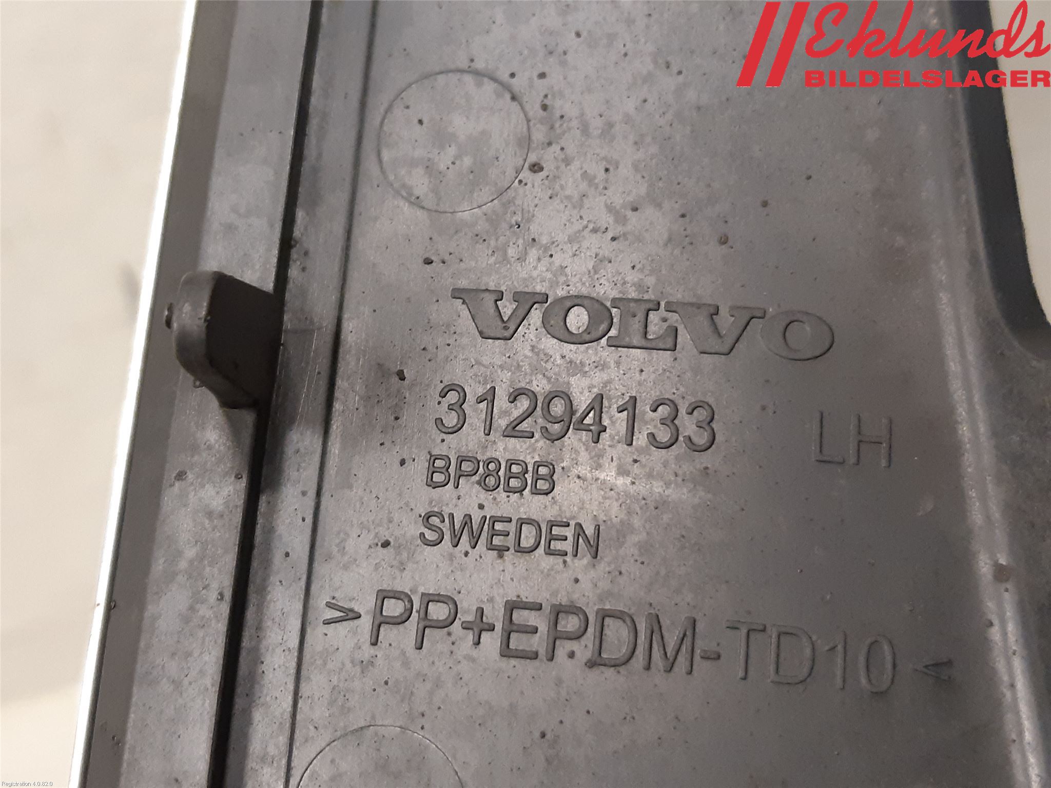 Volvo V60 11-13 Stöt Utfyllnad-List-Grill