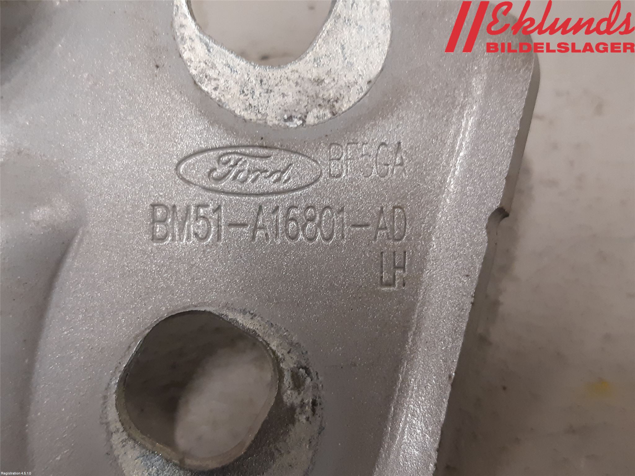 Ford FOCUS 11-14 Huvgångjärn