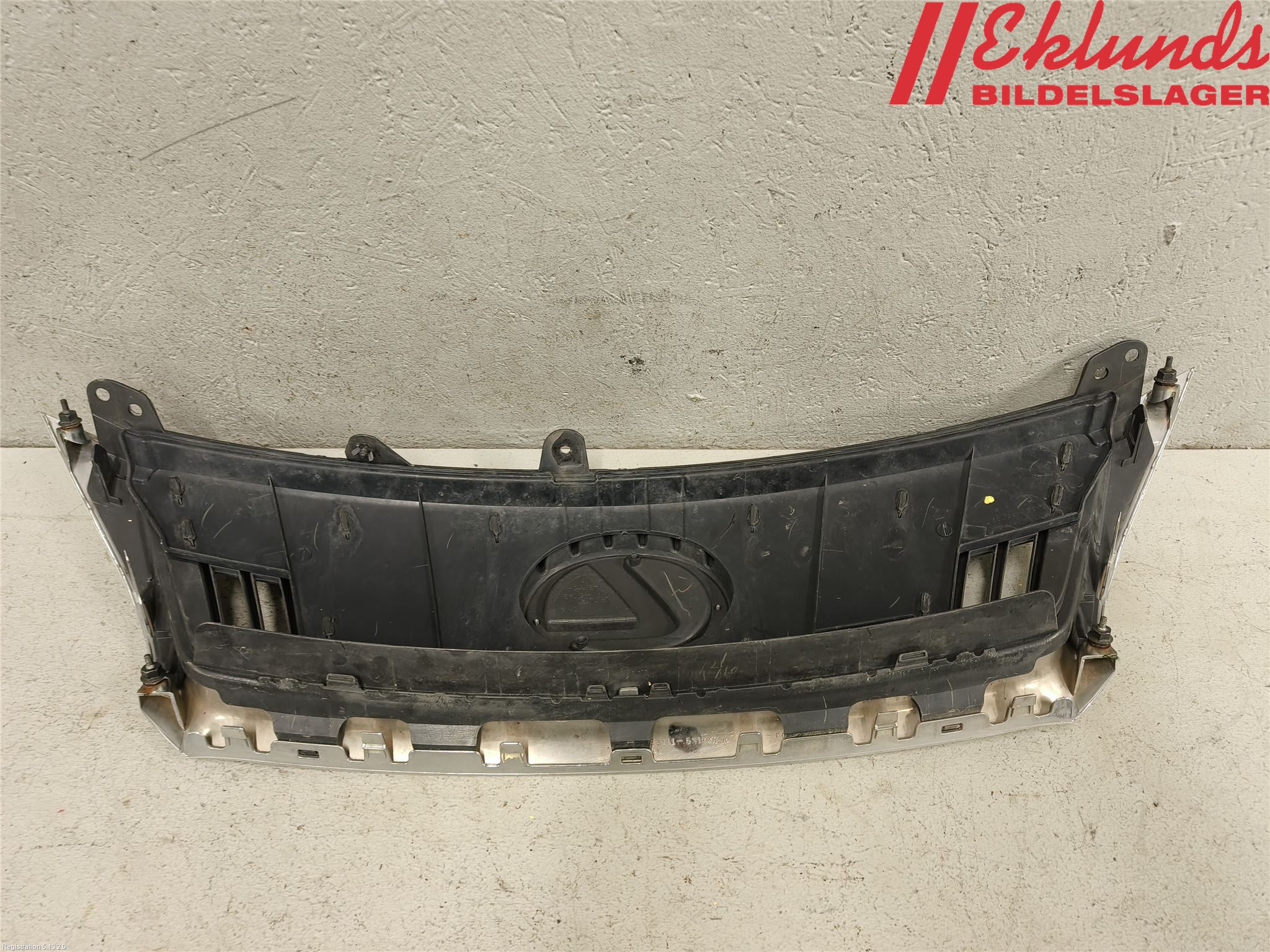 Lexus IS 220d/250/350 06-13 Grill Komp