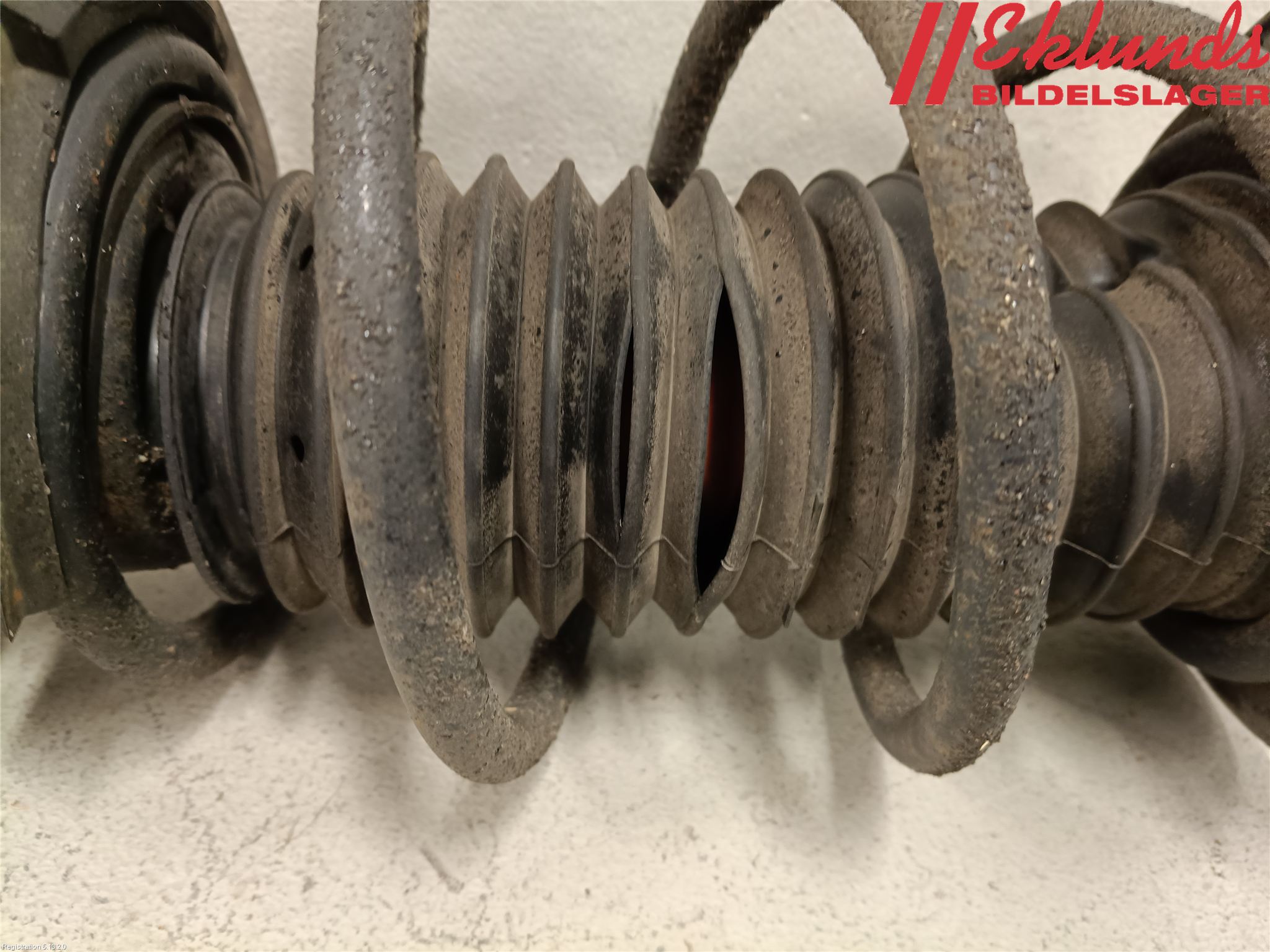 BMW 3 F30/F31/F80 12-19 Fjäderben Fram Vänster