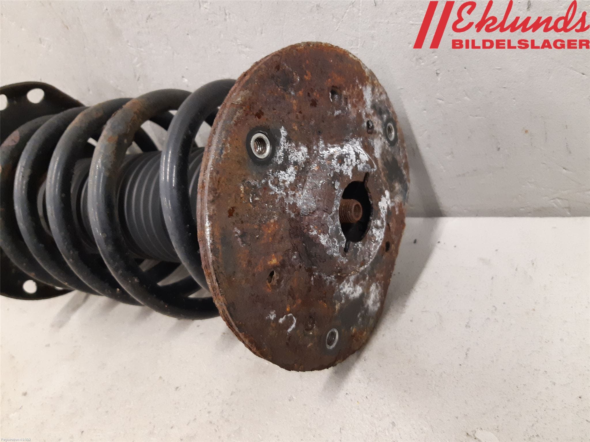 Volvo V70 08-13 Fjäderben Fram Höger