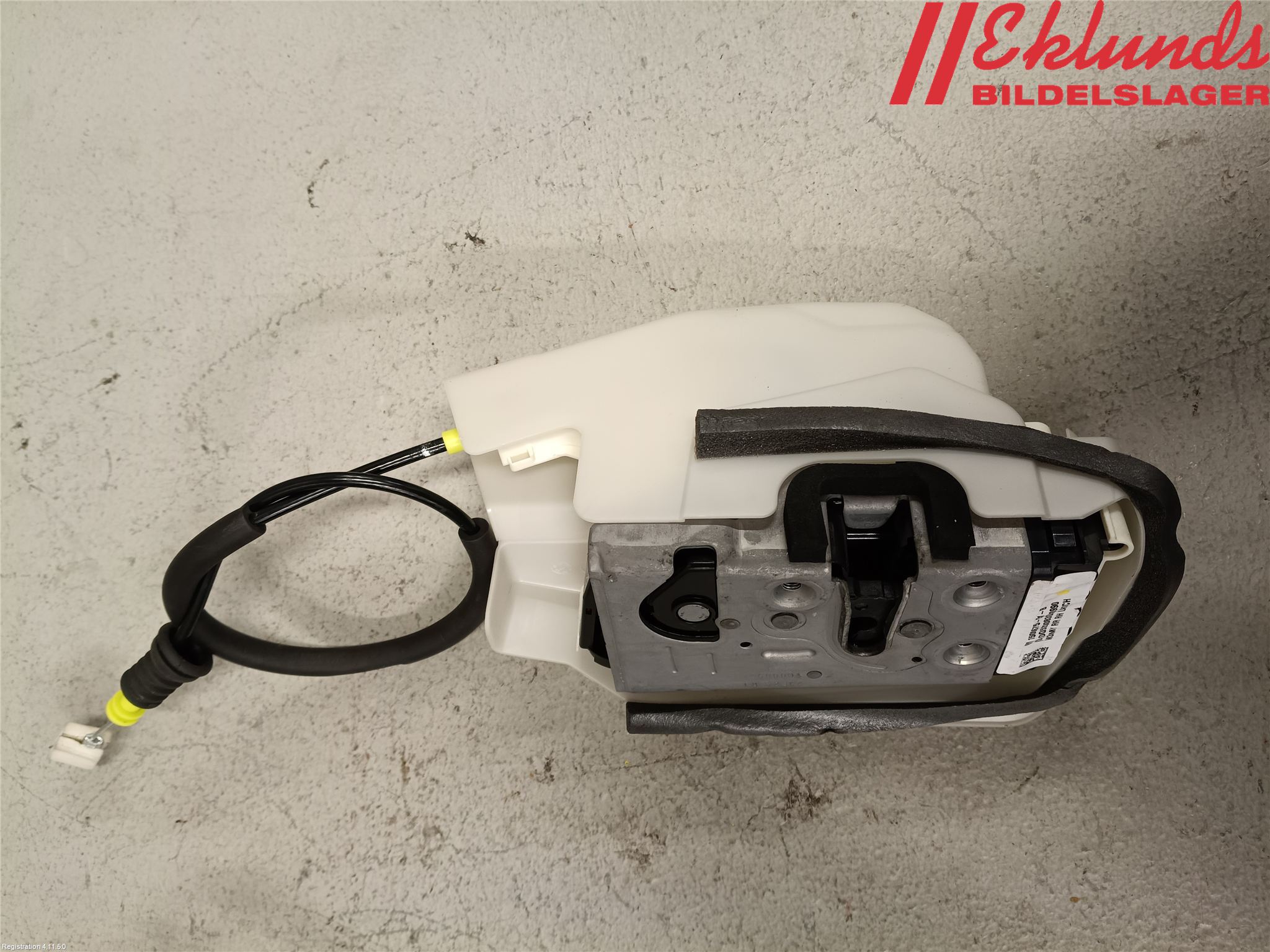 Tesla MODEL Y 21- Låskista-Dörrlås