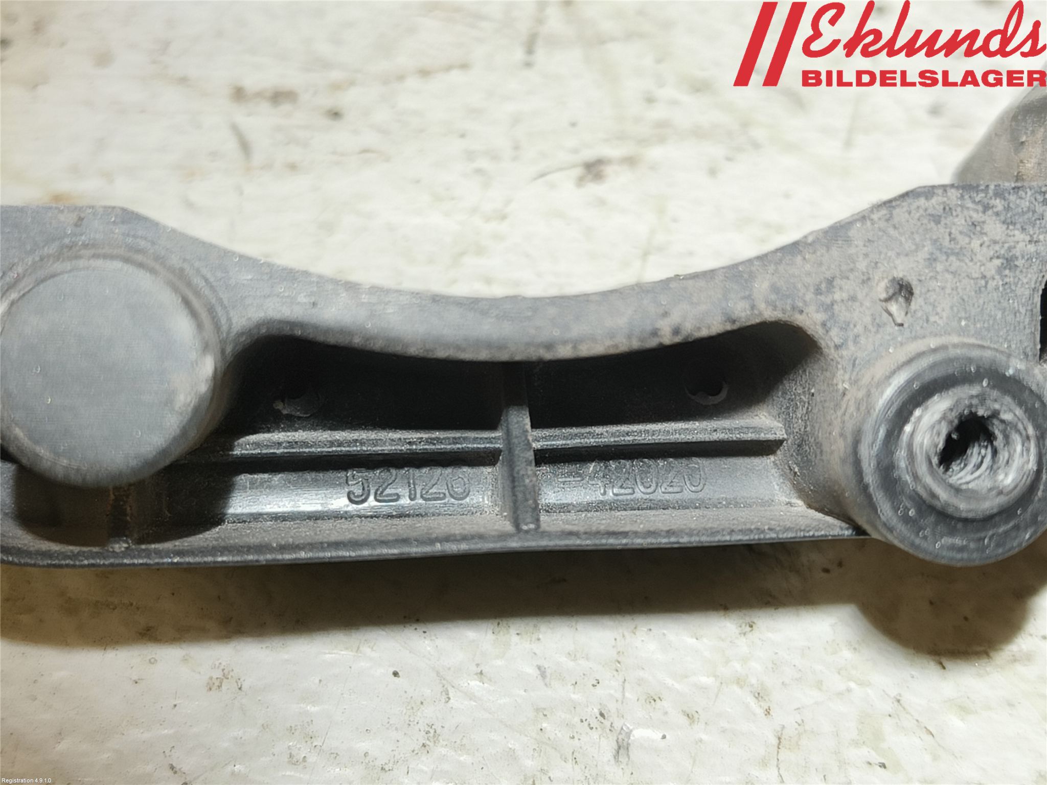 Toyota RAV 4 06-12 Dimljussarg Fram