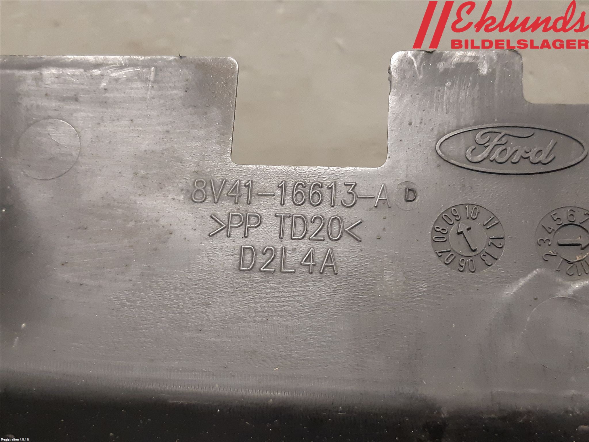 Ford KUGA 08-12 Grill Komp