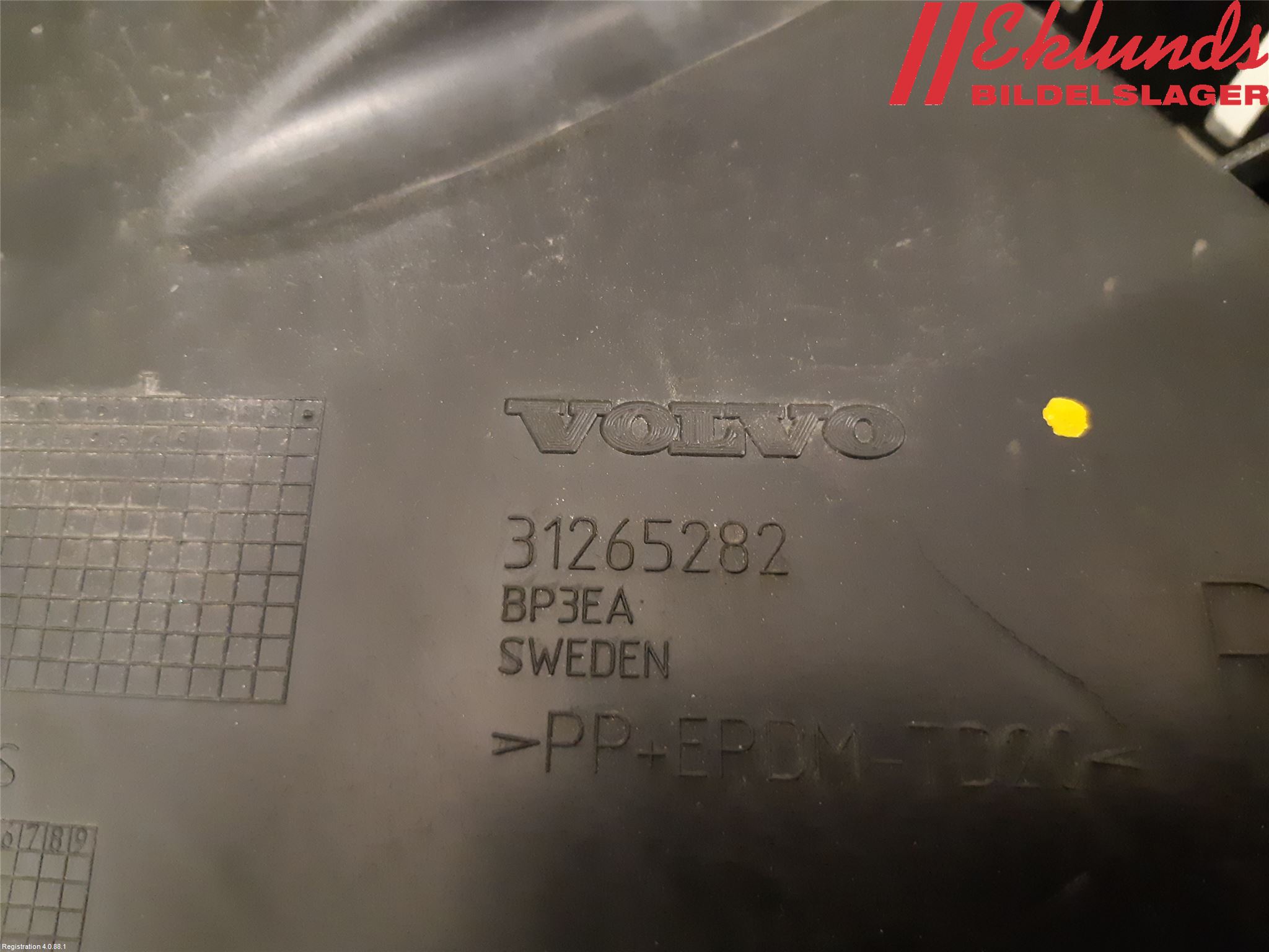 Volvo V60 11-13 Stötfångarfäste Bak Hö